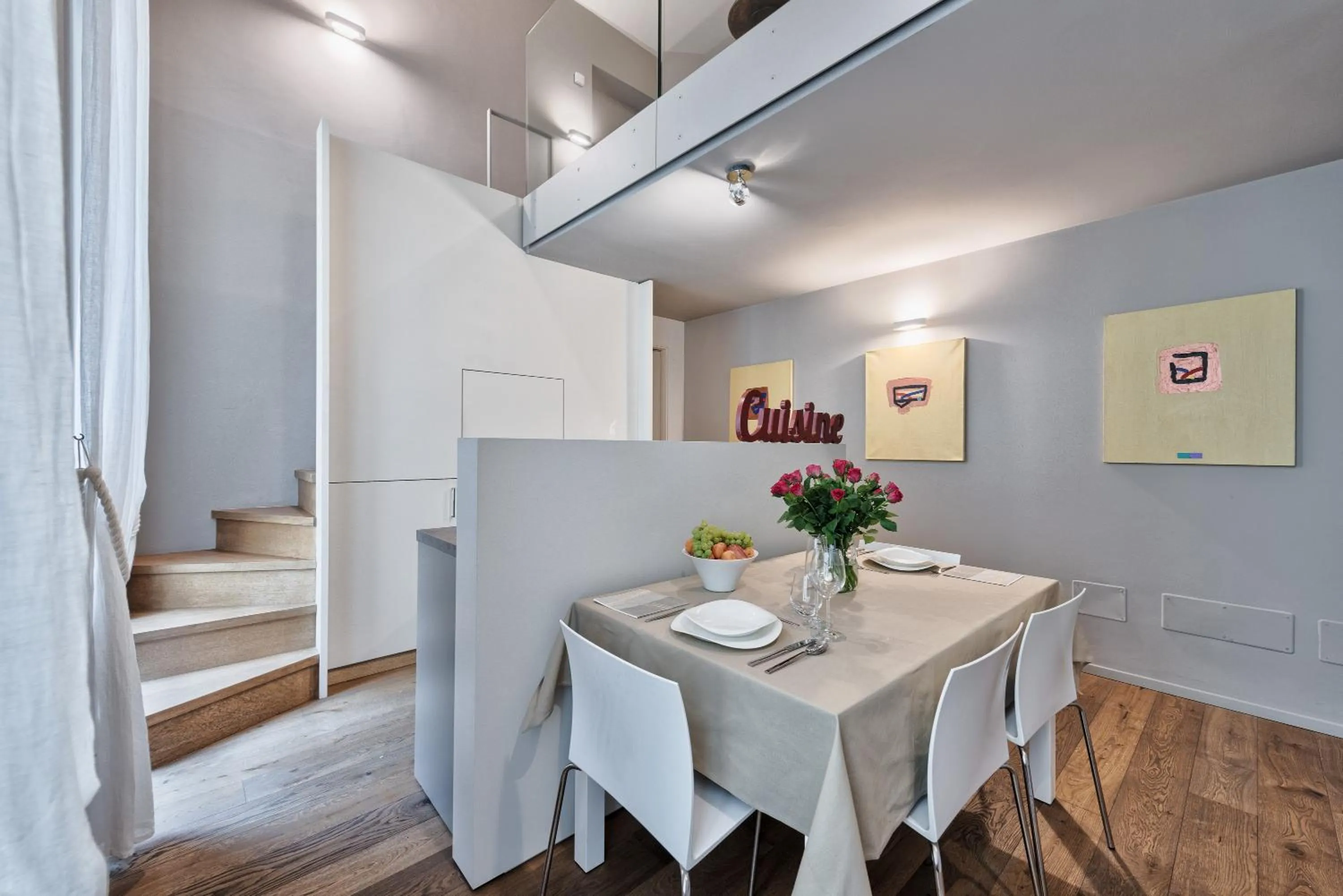 Dining area in Palazzo Del Carretto-Art Apartments and Guesthouse