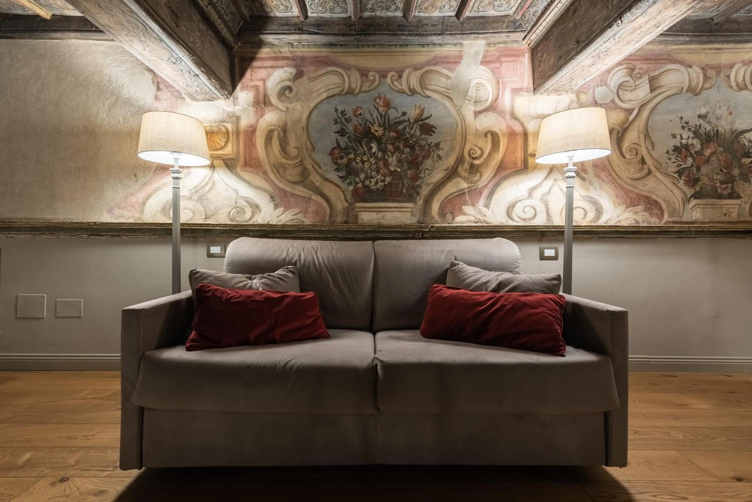 Seating area in Palazzo Del Carretto-Art Apartments and Guesthouse