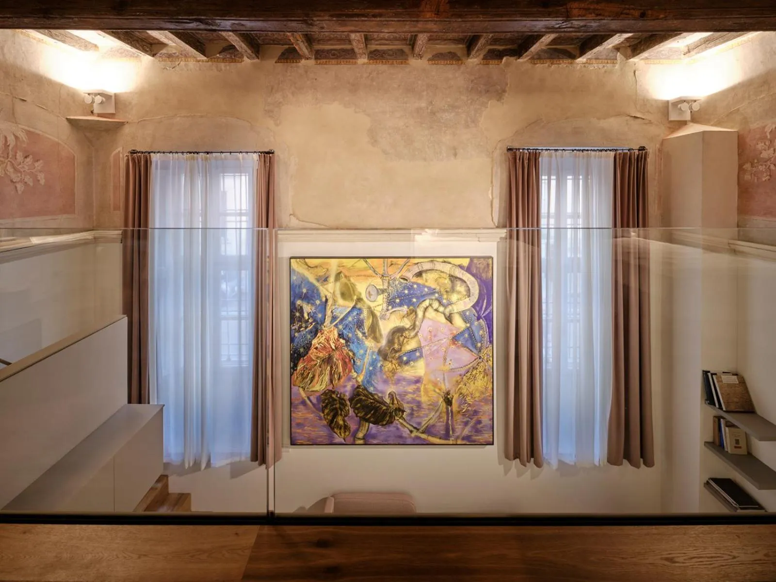 Decorative detail in Palazzo Del Carretto-Art Apartments and Guesthouse