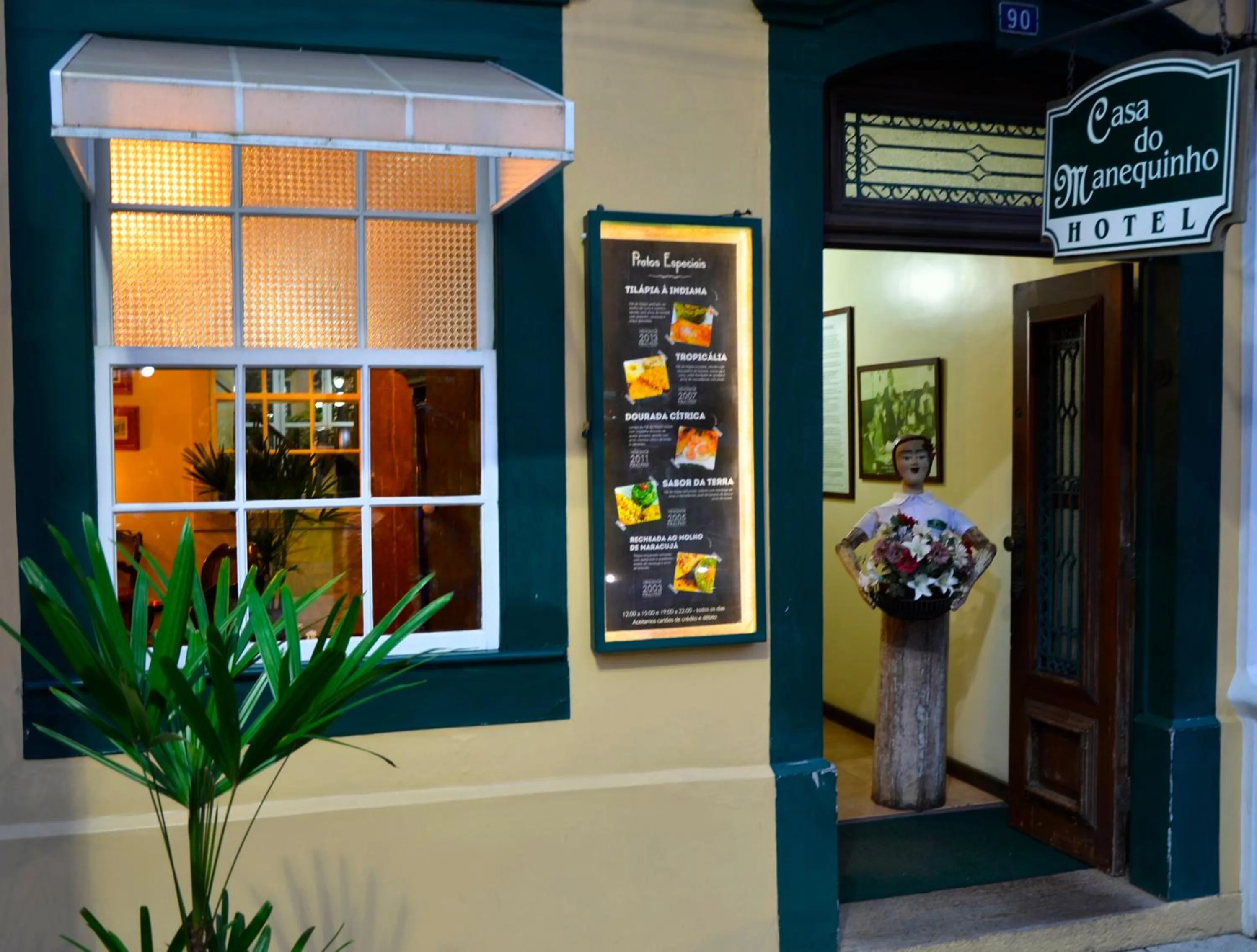 Facade/entrance in Casa do Manequinho Hotel e Restaurante