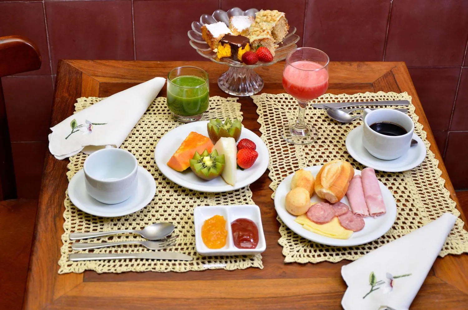 Buffet breakfast in Casa do Manequinho Hotel e Restaurante