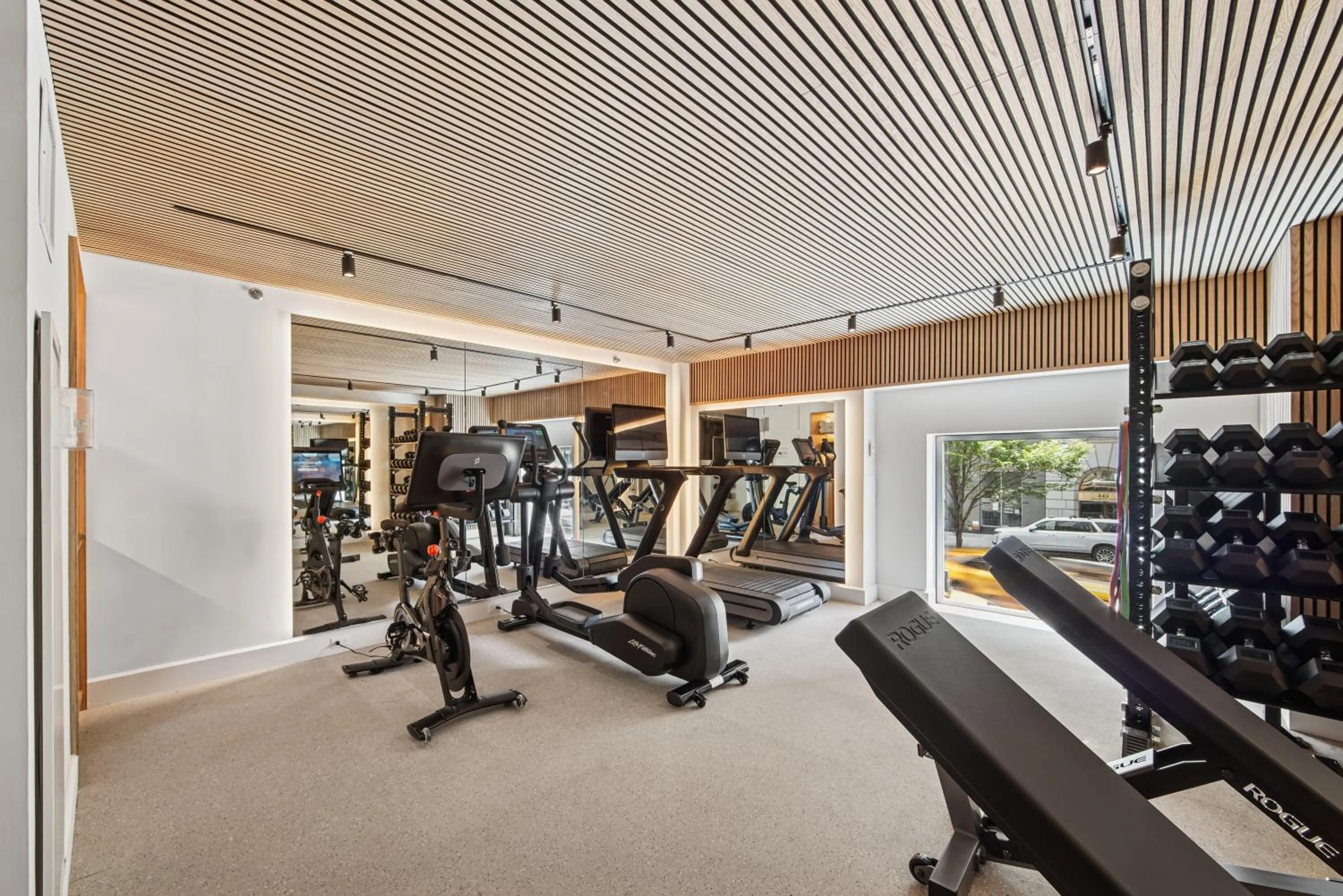 Fitness centre/facilities in Hotel Park Ave NYC