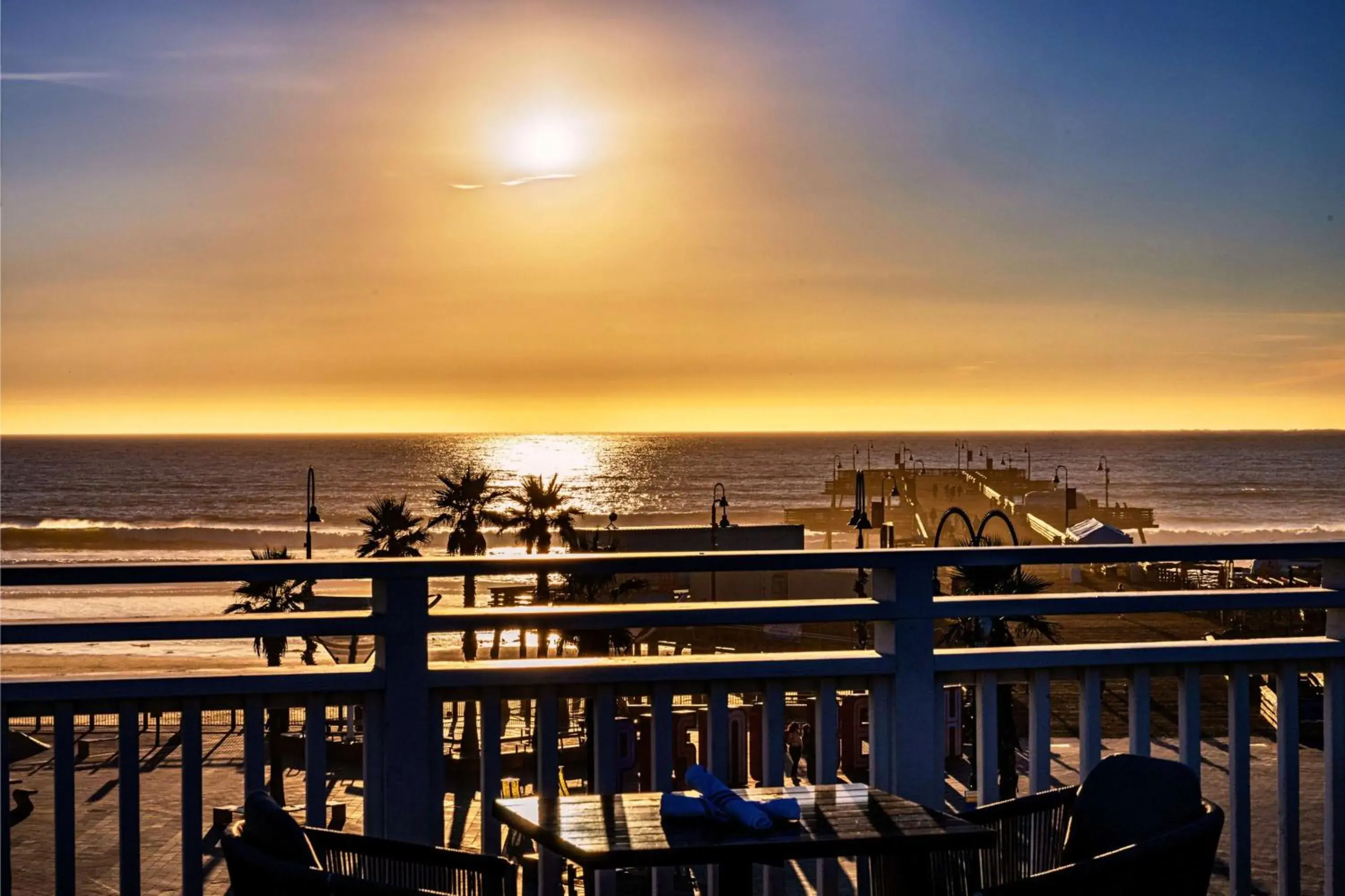 Restaurant/places to eat in Inn at the Pier Pismo Beach, Curio Collection by Hilton Restaurant/places to eat in Inn at the Pier Pismo Beach, Curio Collection by Hilton
