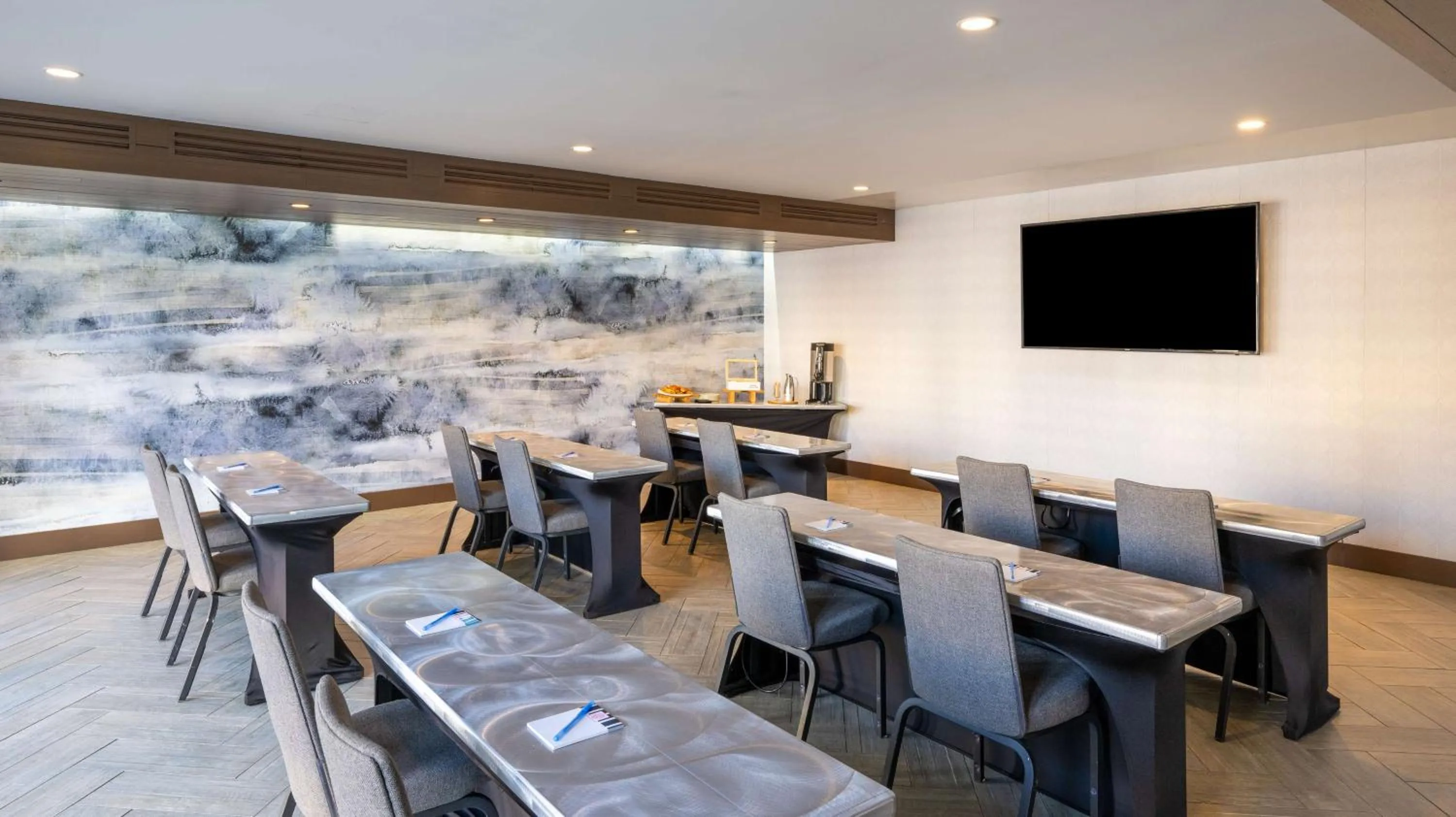 Meeting/conference room in Inn at the Pier Pismo Beach, Curio Collection by Hilton