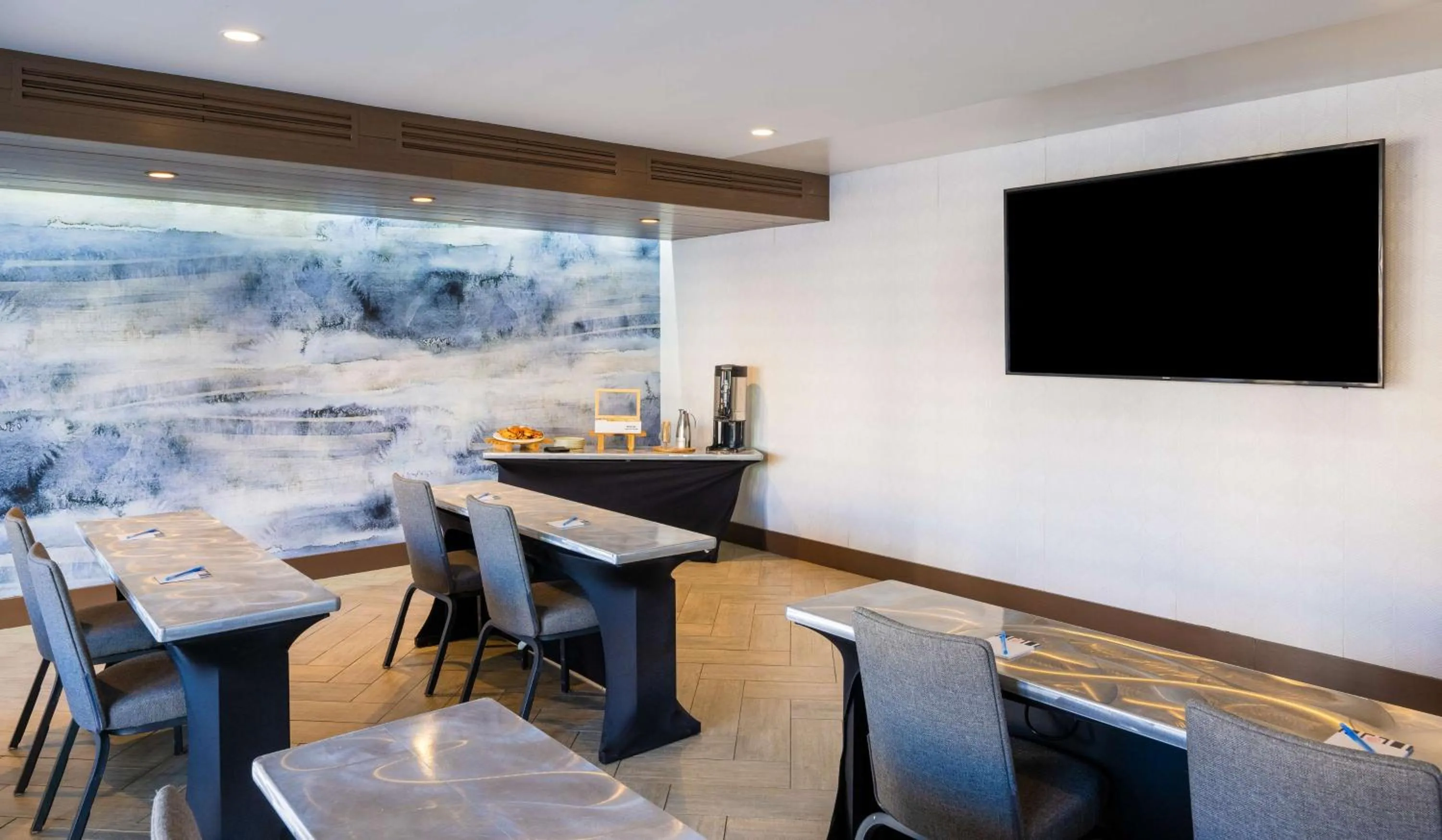 Meeting/conference room in Inn at the Pier Pismo Beach, Curio Collection by Hilton