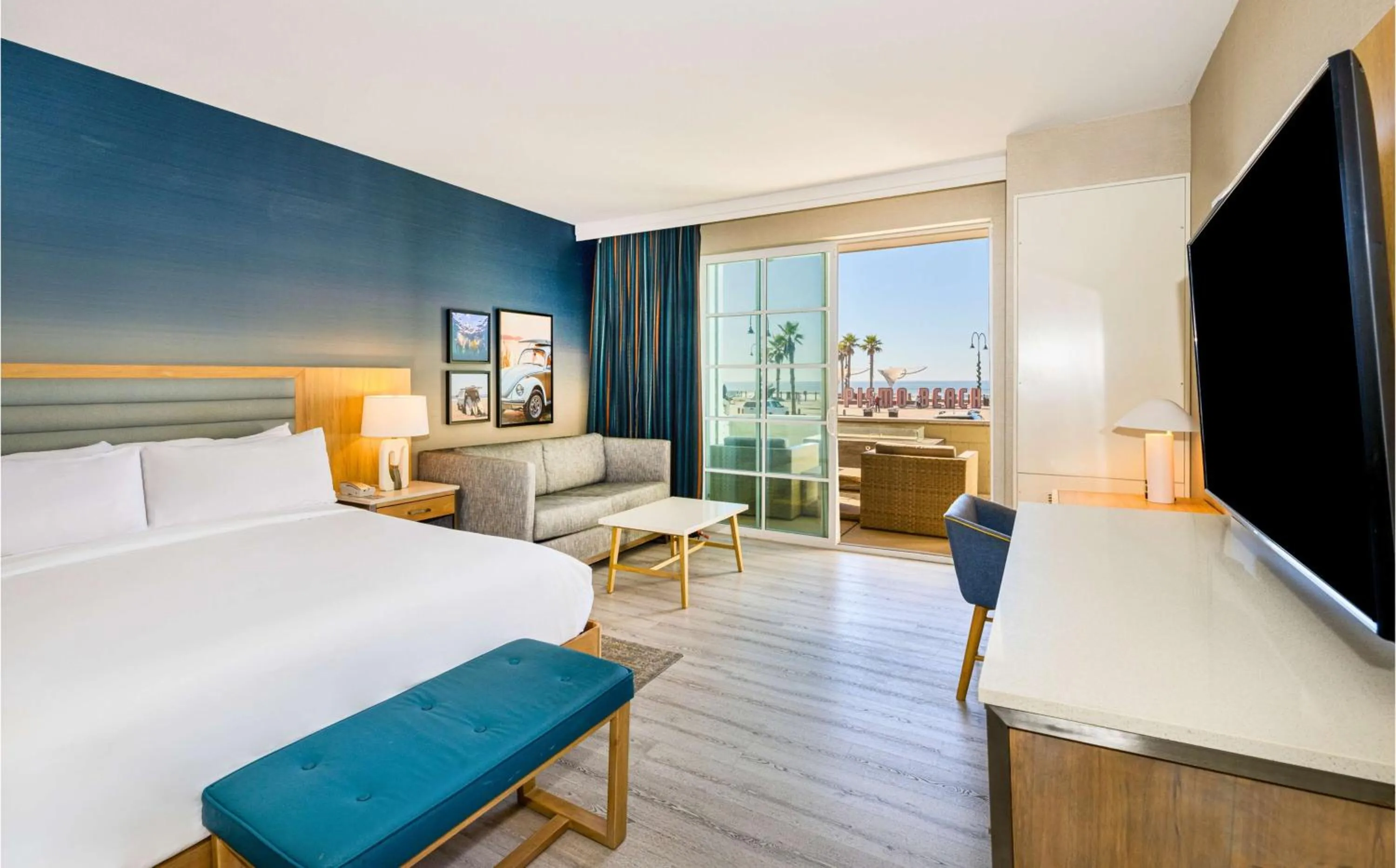 Bedroom, Bed in Inn at the Pier Pismo Beach, Curio Collection by Hilton