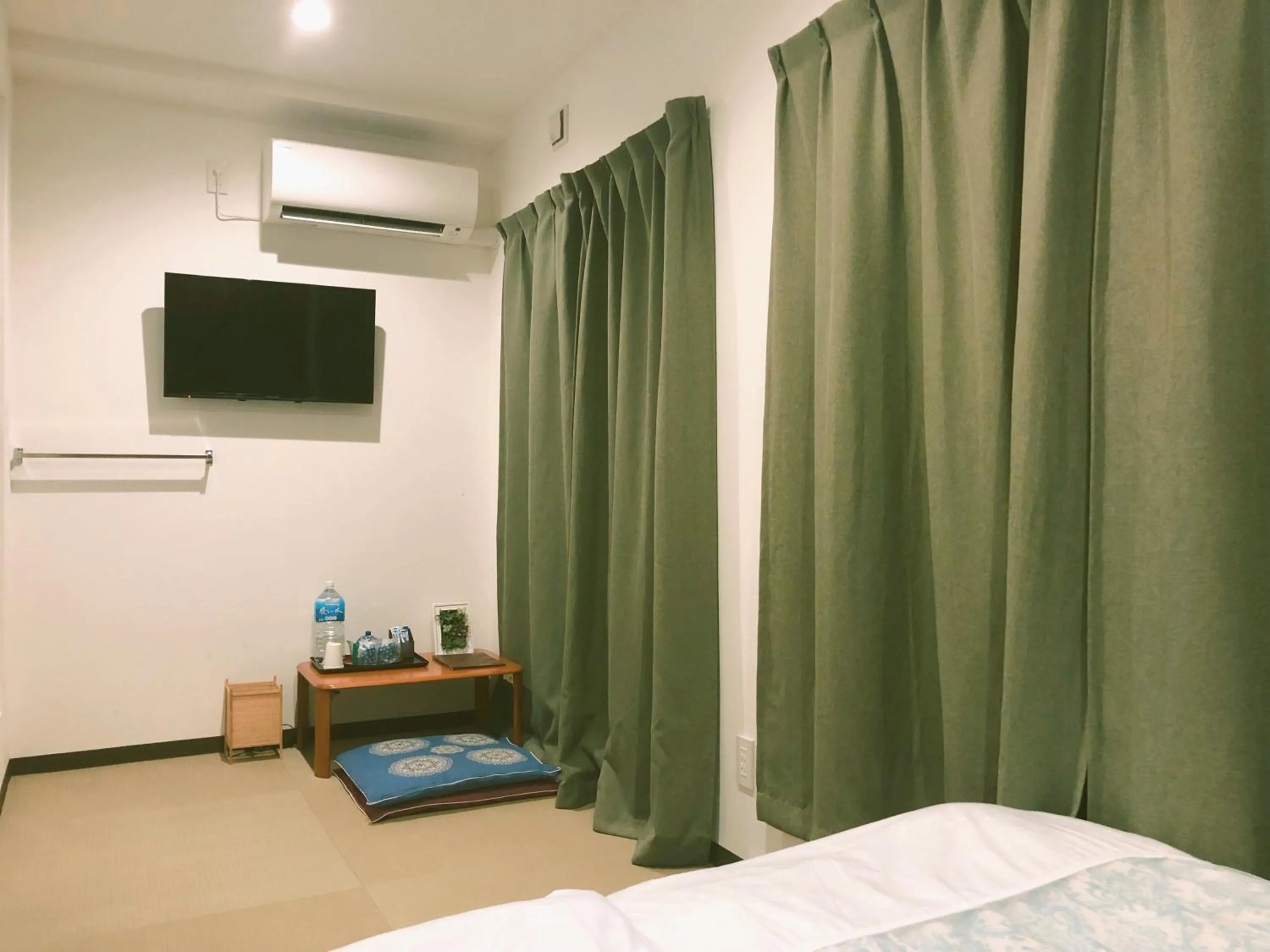 Bedroom, Bed in Saikou