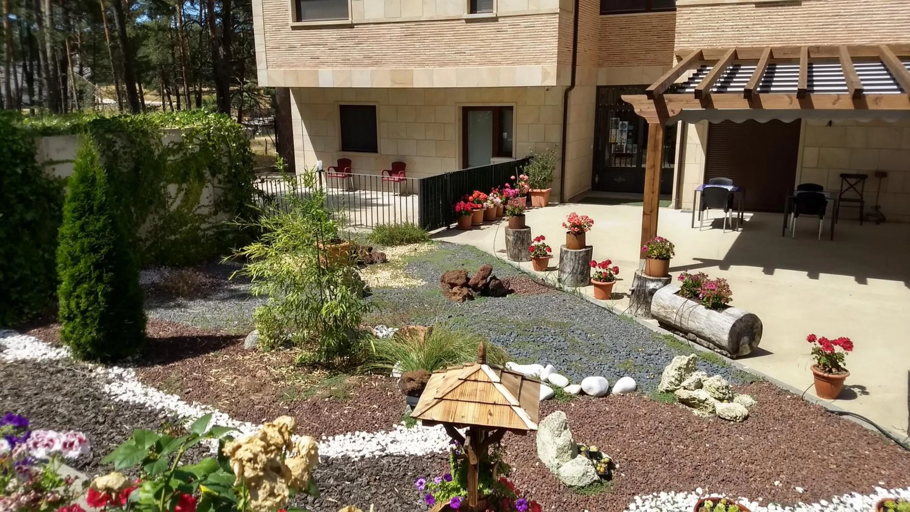 Garden in Hotel Rural El Nido de Pinares