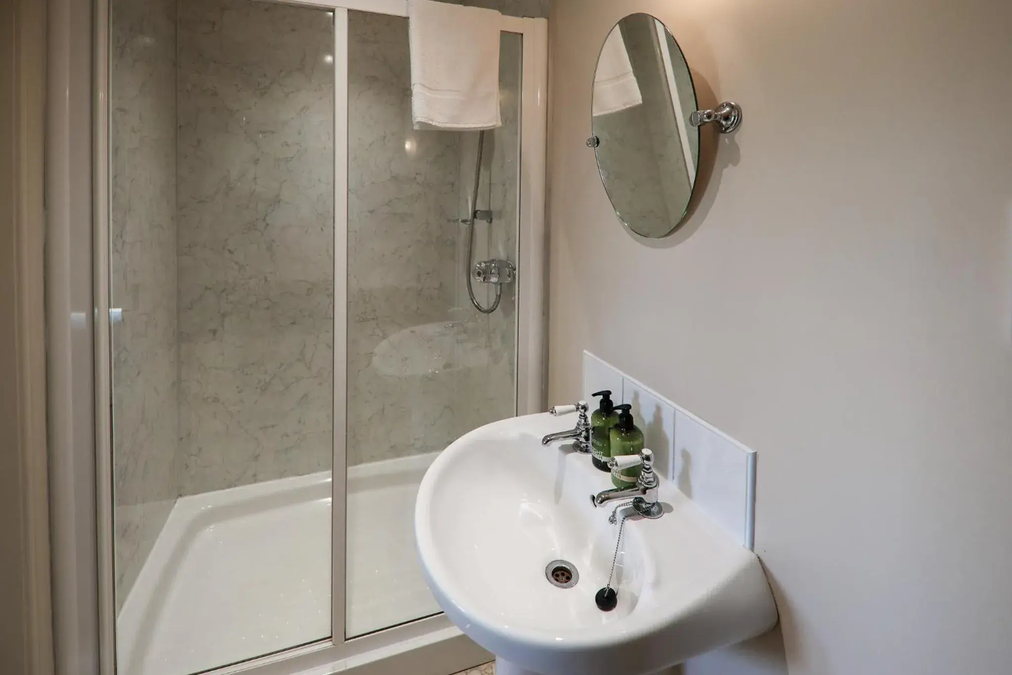 Deluxe Twin Room in Mill House Deluxe Twin Room in Mill House