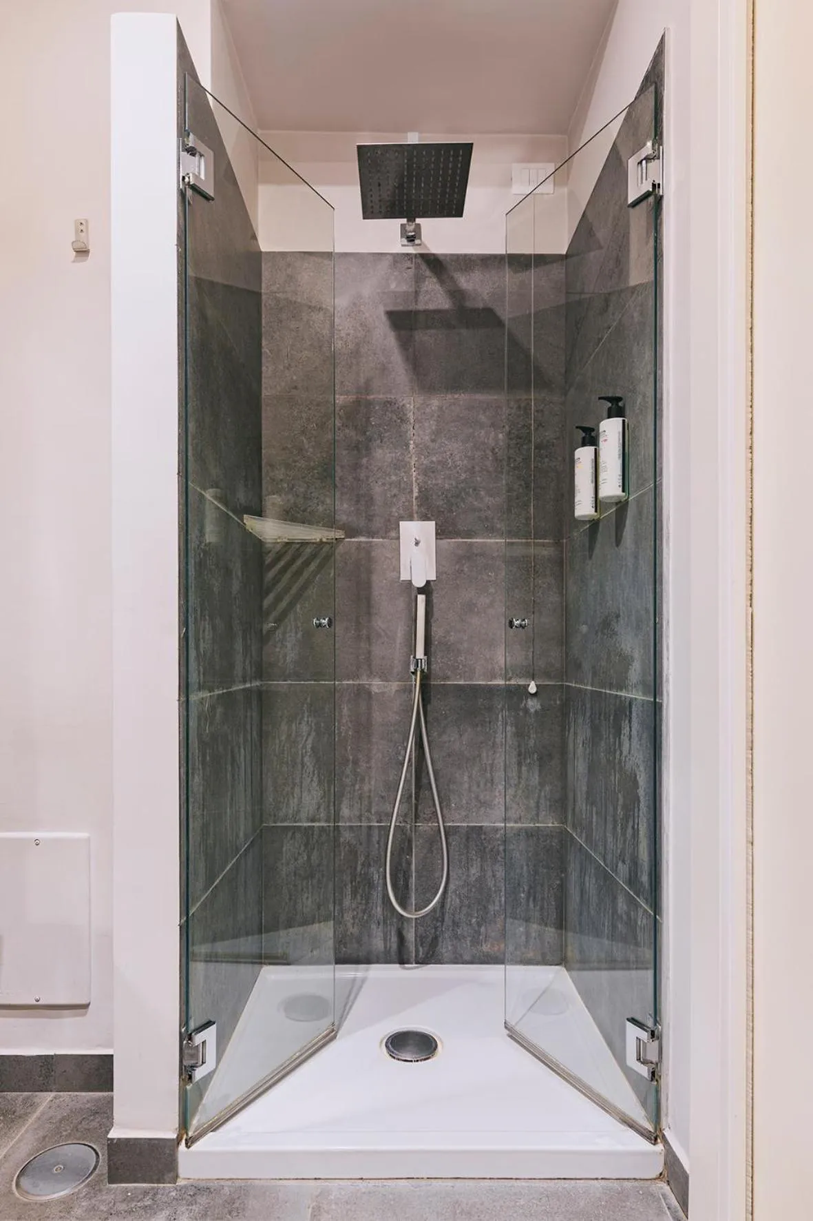 Shower in La Smorfia