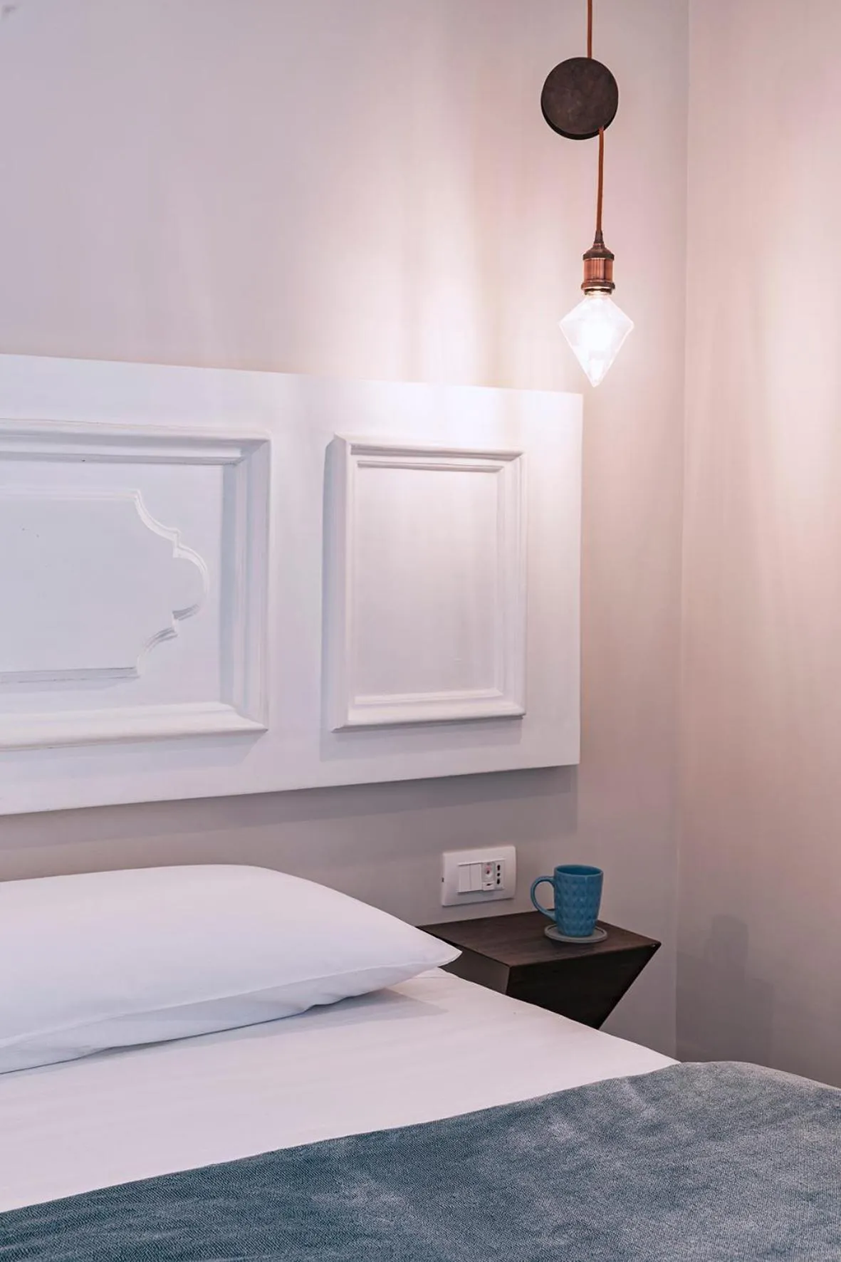 Decorative detail, Bed in La Smorfia