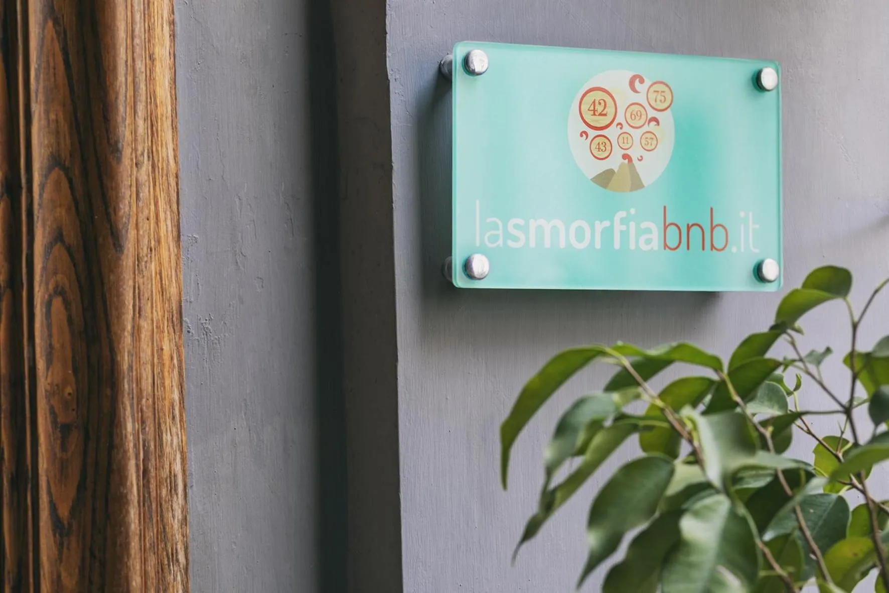 Facade/entrance in La Smorfia