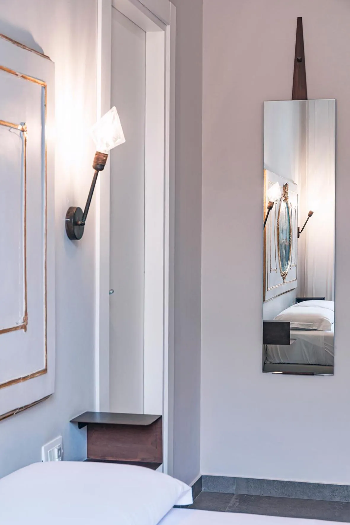 Decorative detail, Bed in La Smorfia