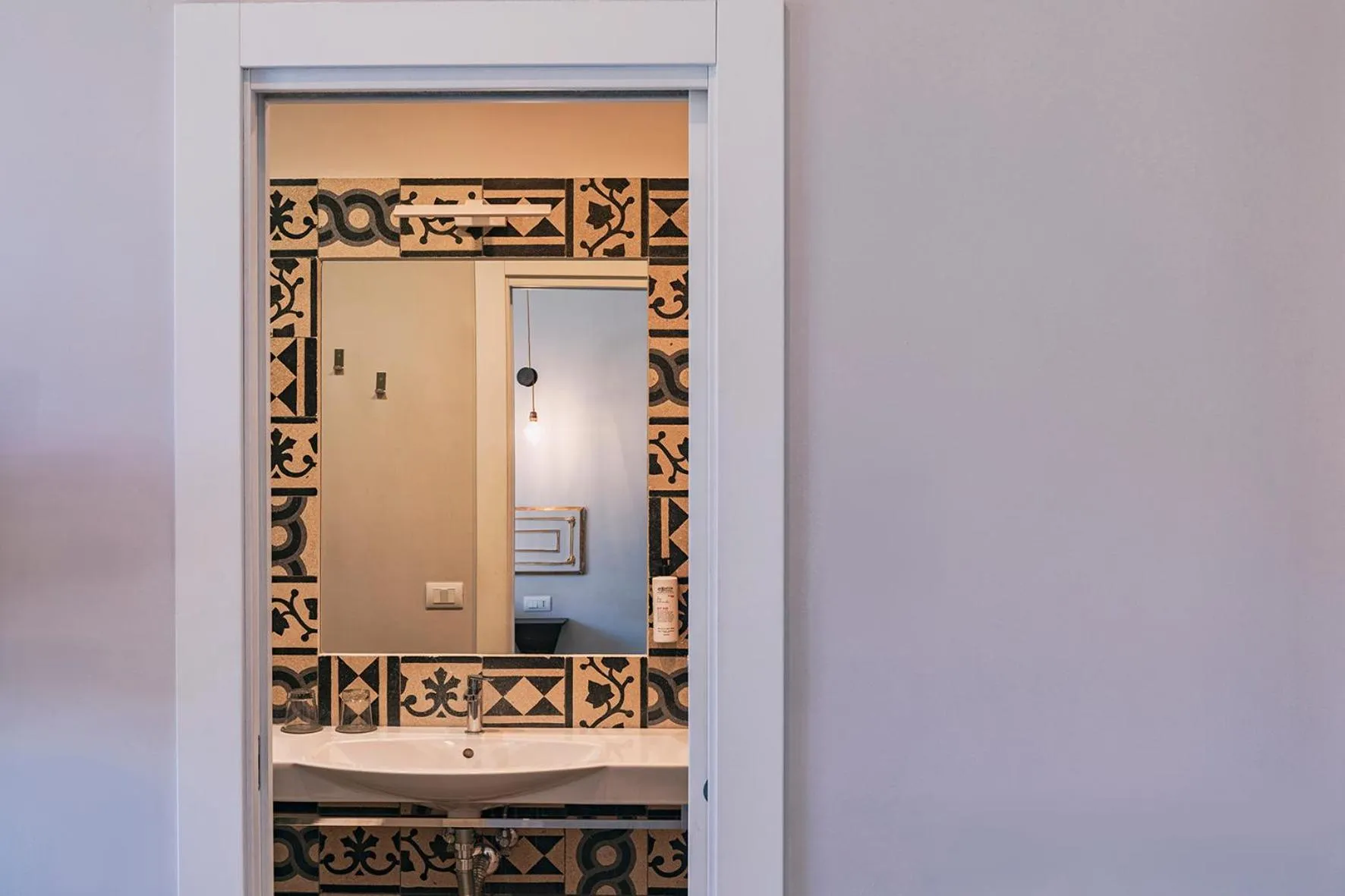 Bathroom in La Smorfia