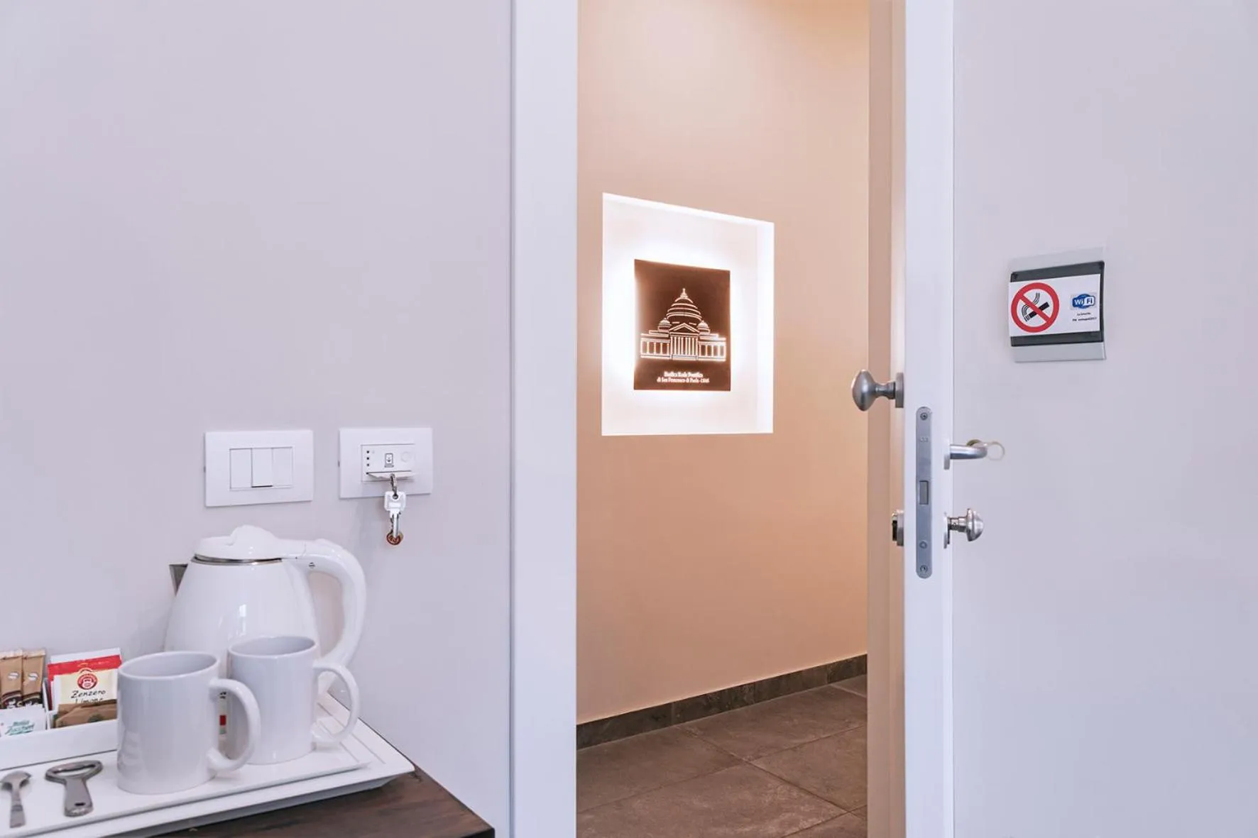 Decorative detail in La Smorfia