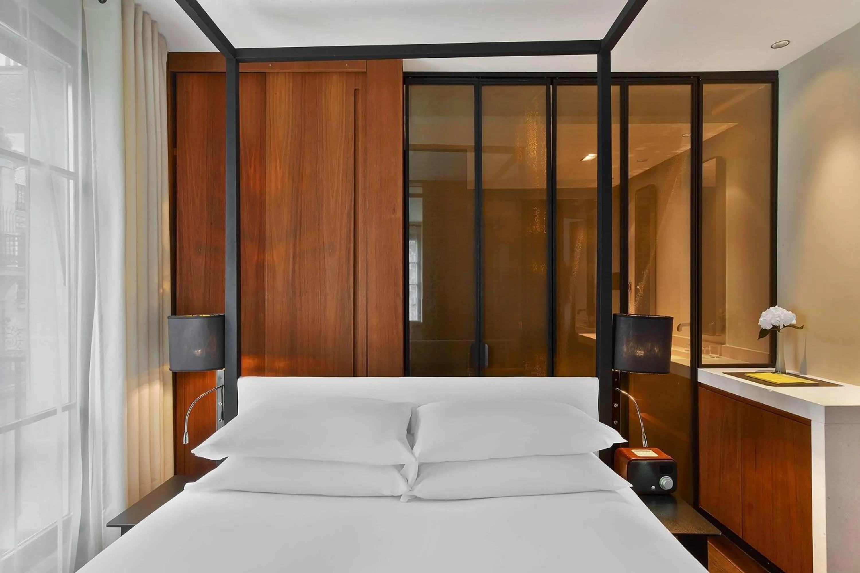 Photo of the whole room, Bed in Le Metropolitan, Paris Tour Eiffel, a Tribute Portfolio Hotel