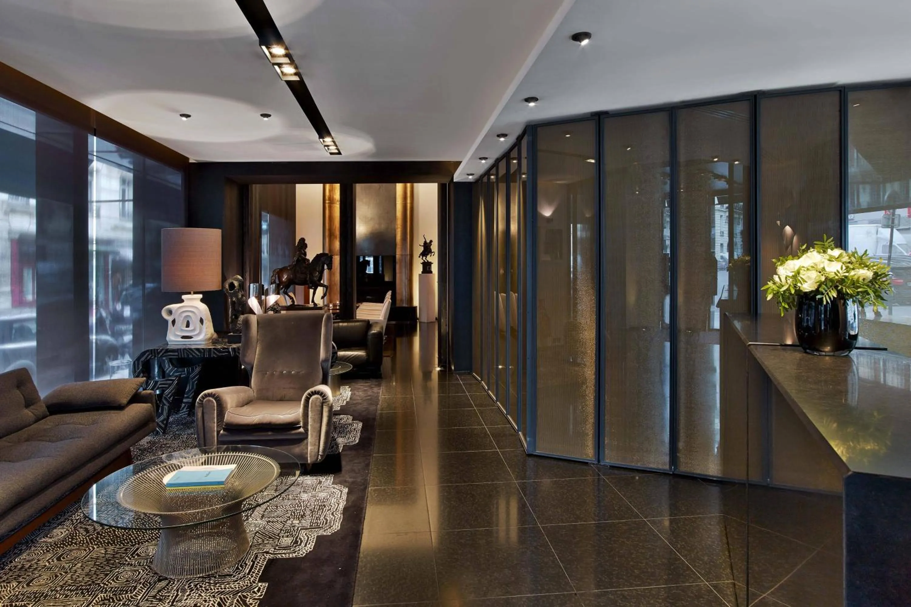 Lobby or reception in Le Metropolitan, Paris Tour Eiffel, a Tribute Portfolio Hotel