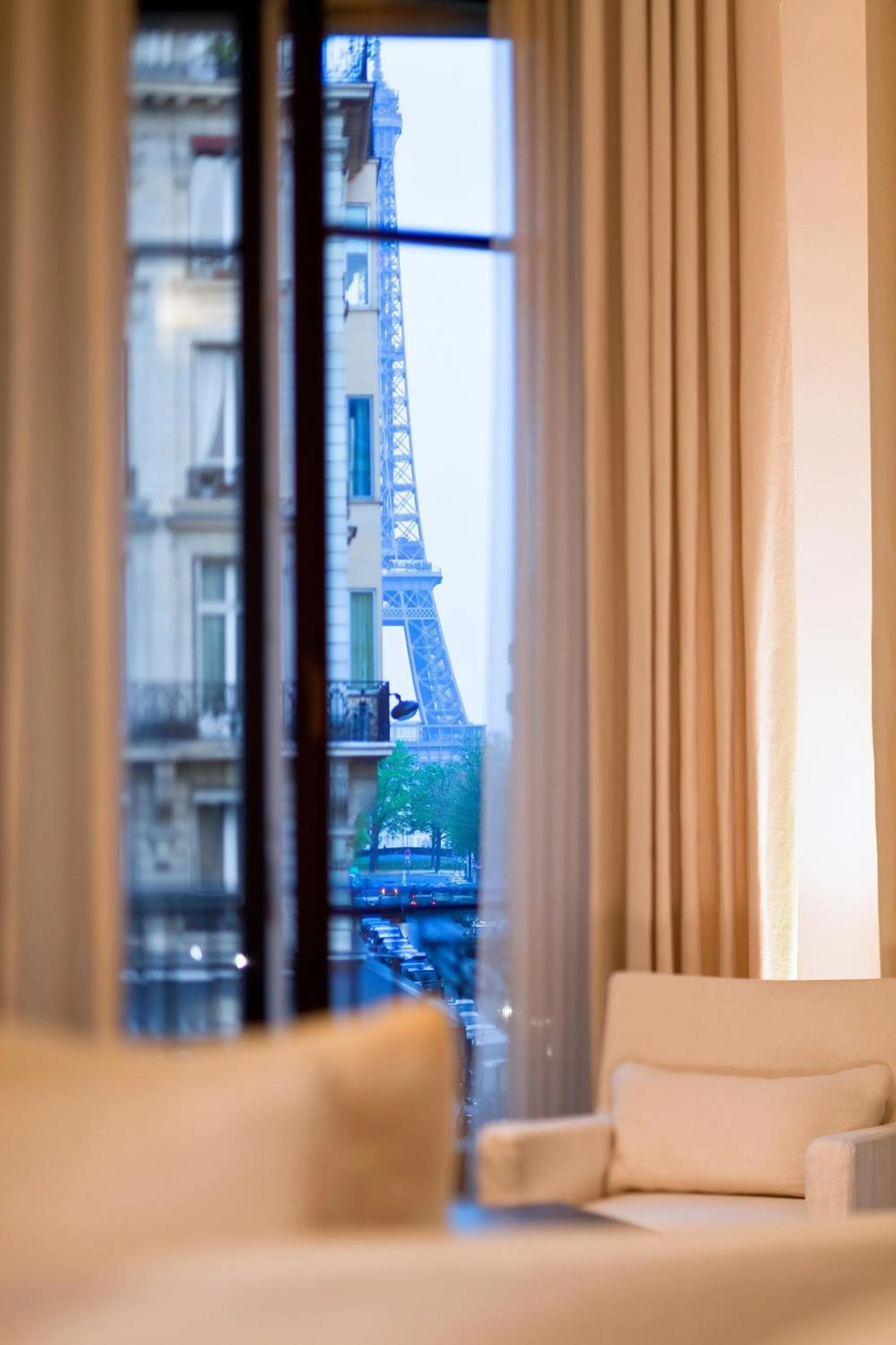 Photo of the whole room in Le Metropolitan, Paris Tour Eiffel, a Tribute Portfolio Hotel