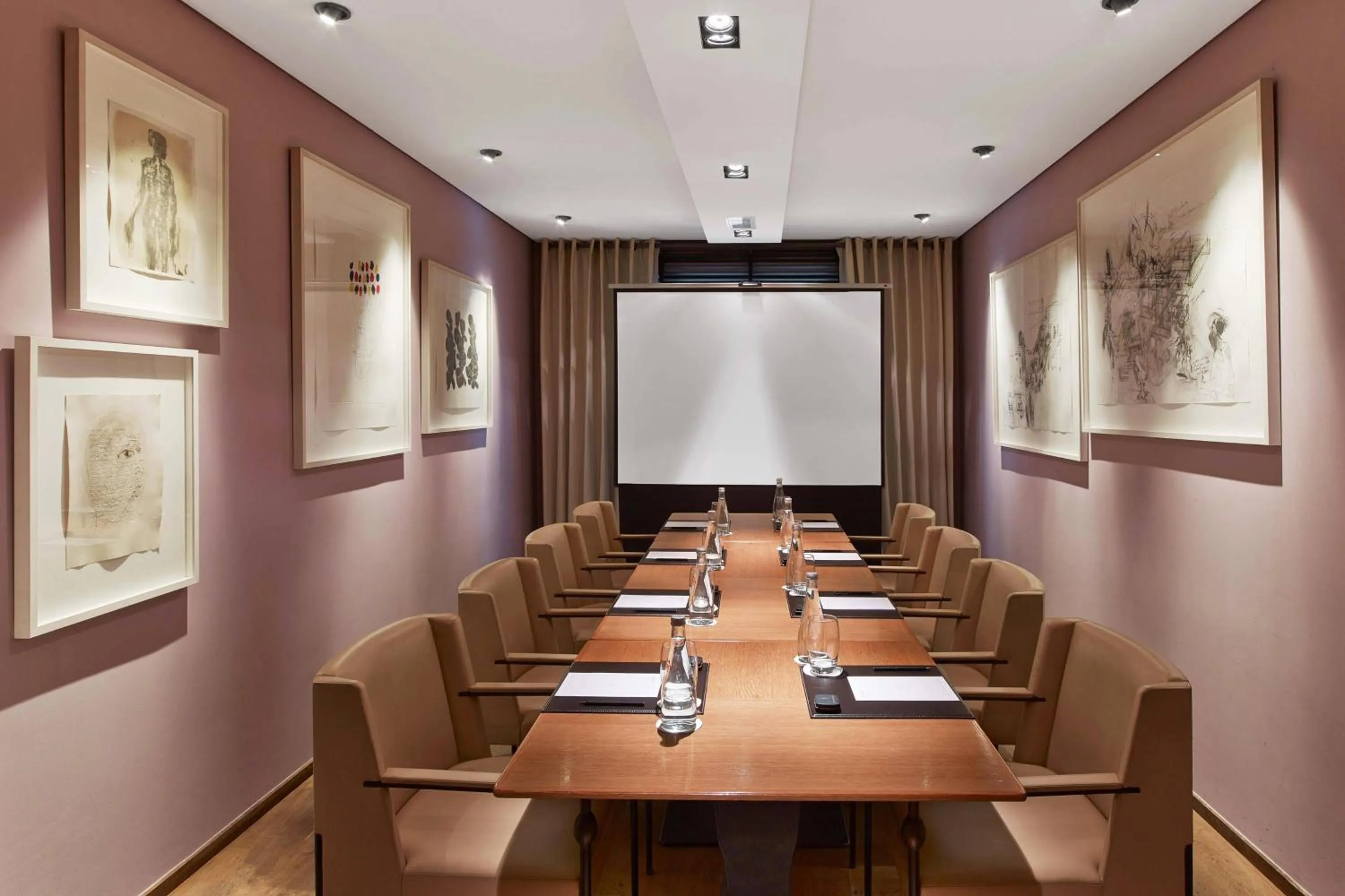 Meeting/conference room in Le Metropolitan, Paris Tour Eiffel, a Tribute Portfolio Hotel