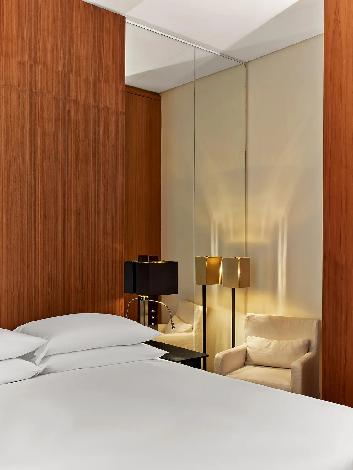 Bed in Le Metropolitan, Paris Tour Eiffel, a Tribute Portfolio Hotel