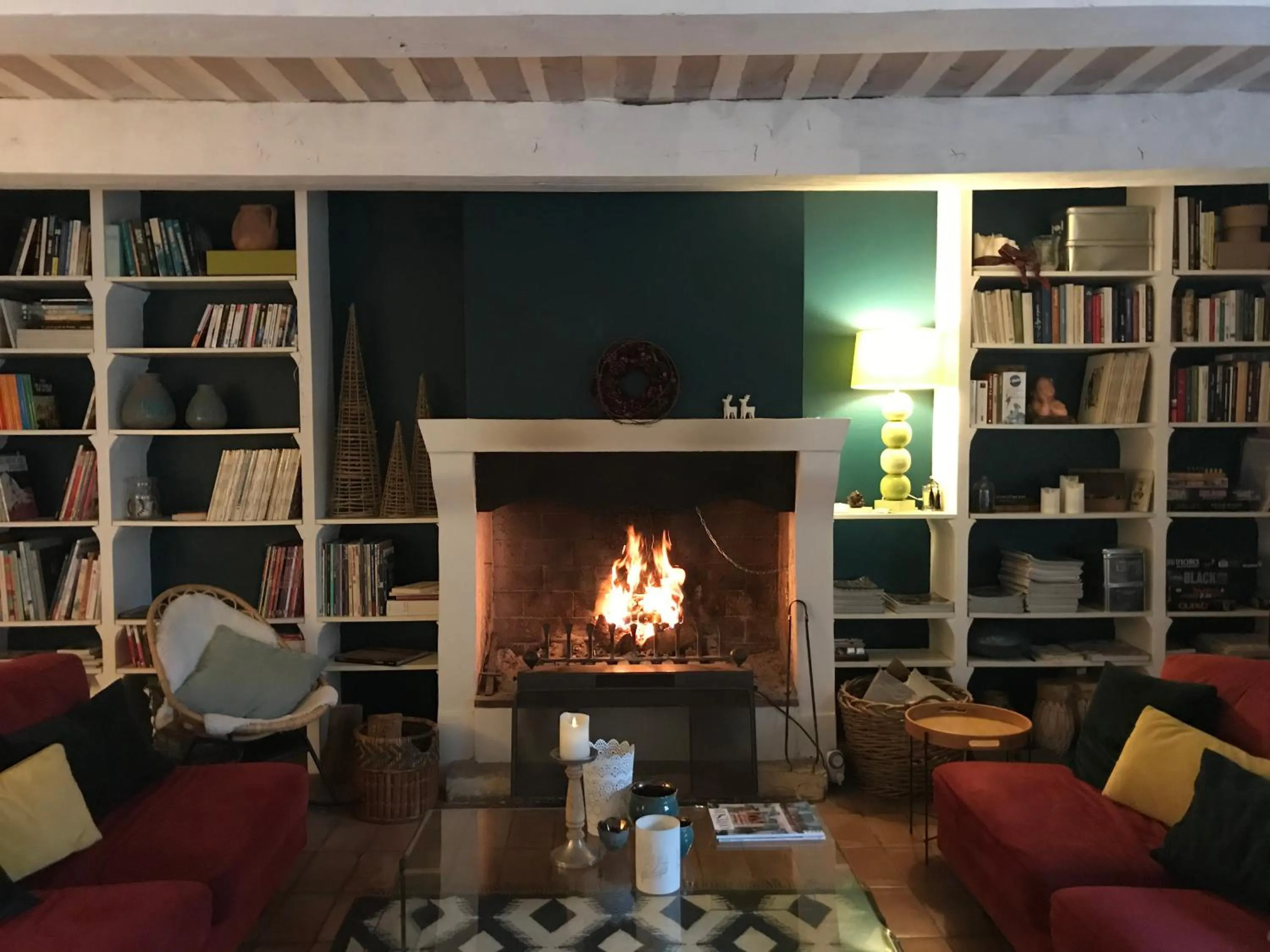 Communal lounge/ TV room in Les Aiguières en Provence