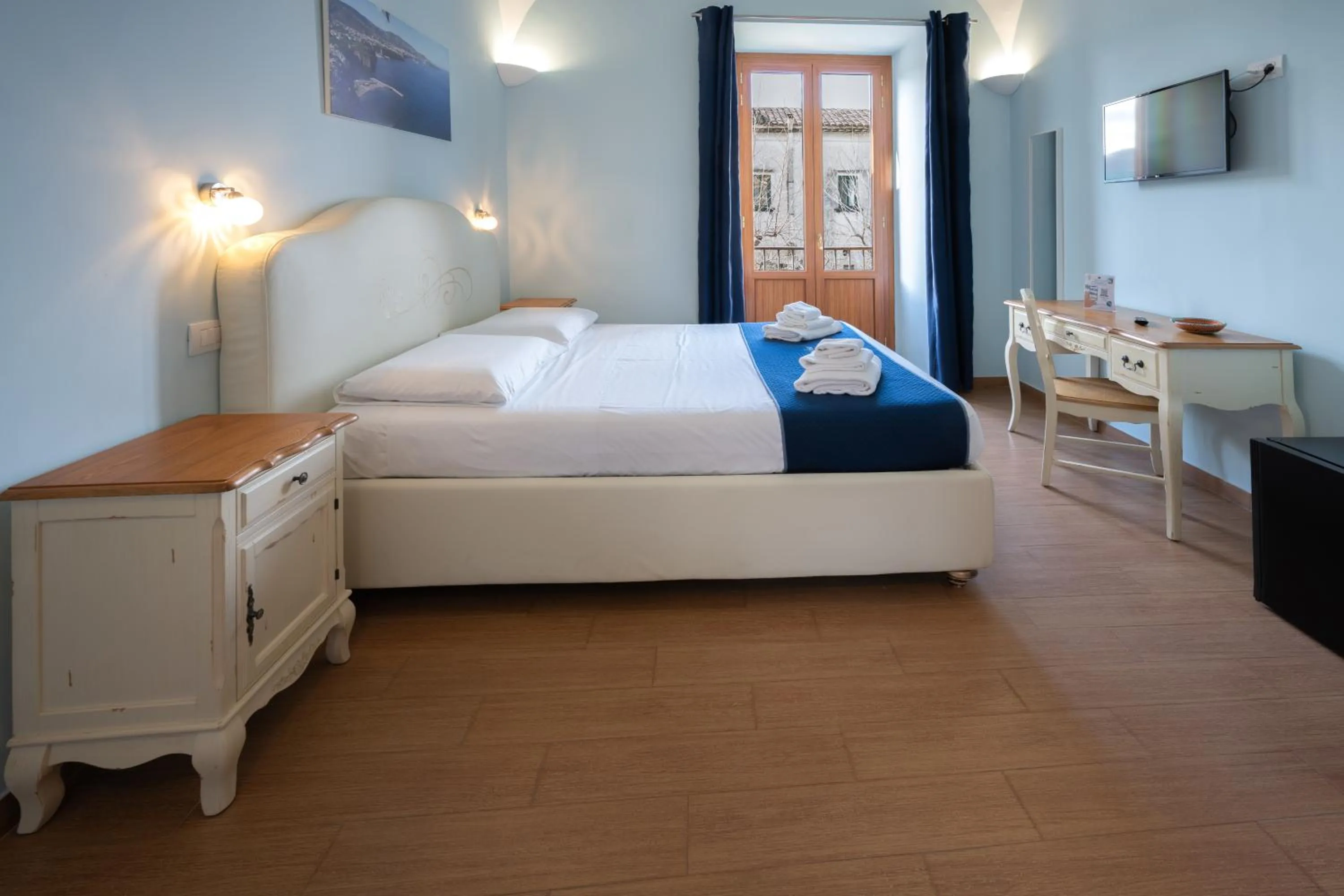 Bed in Sorrento Coast Relais