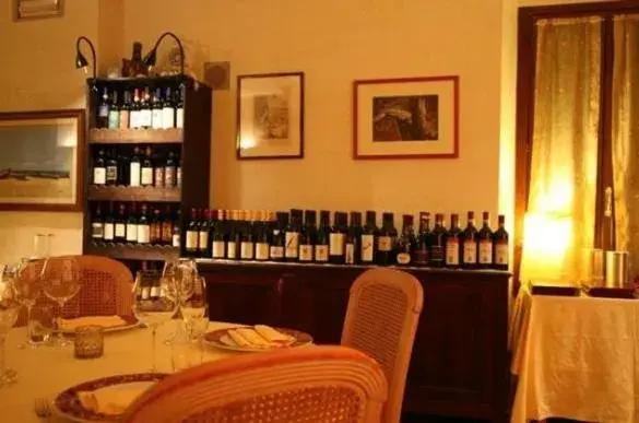 Alcoholic drinks, Restaurant/Places to Eat in Locanda dell'Oca Bianca