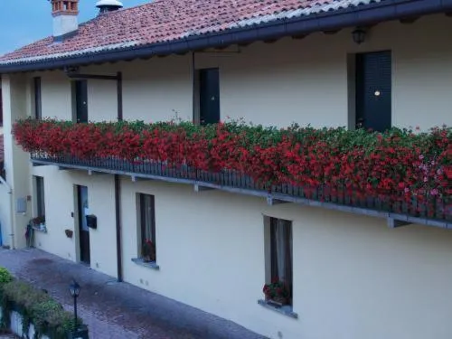 Property building in Hotel Locanda dell'Oca Bianca