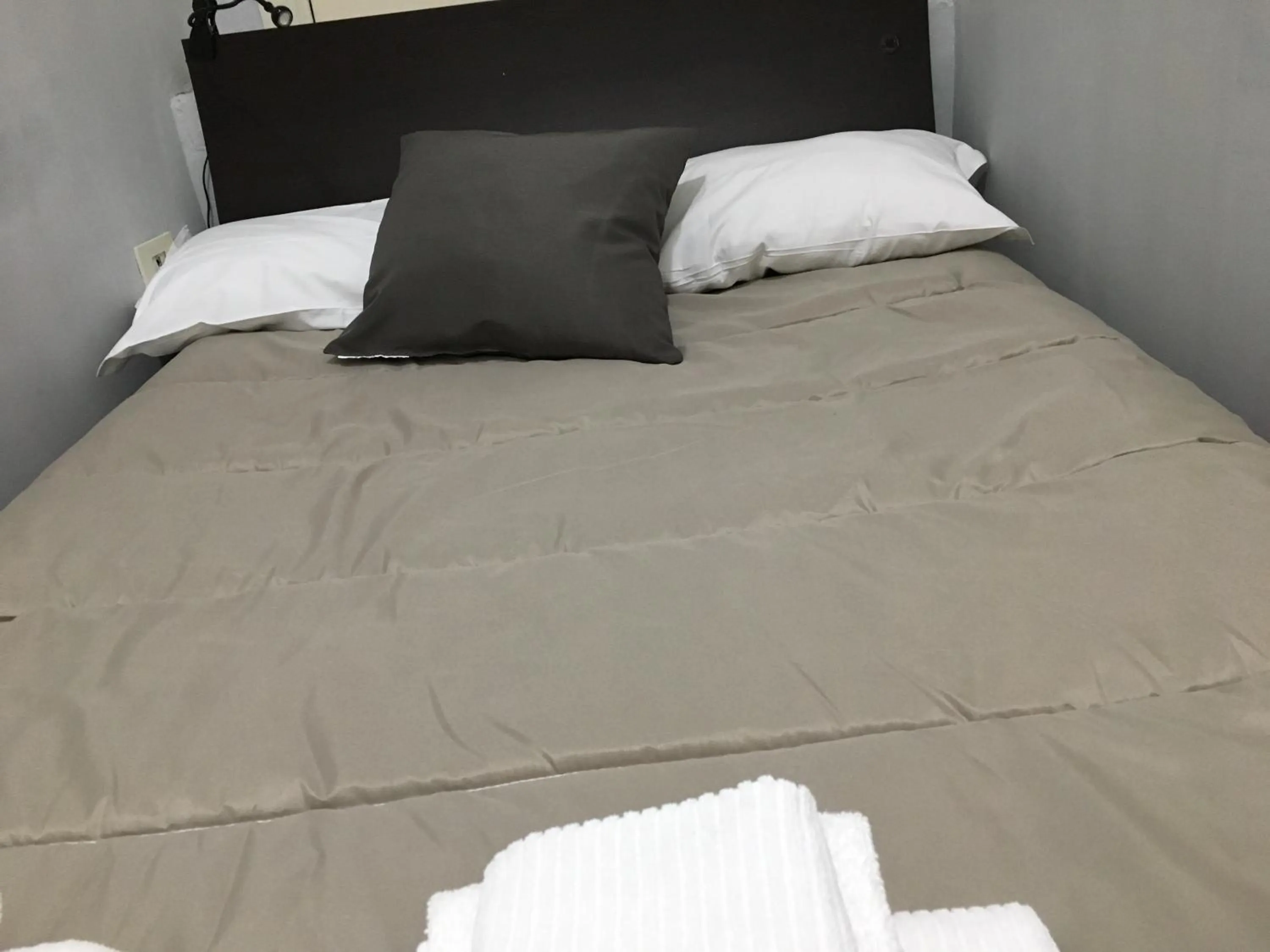 Bed in Almayer Noemi