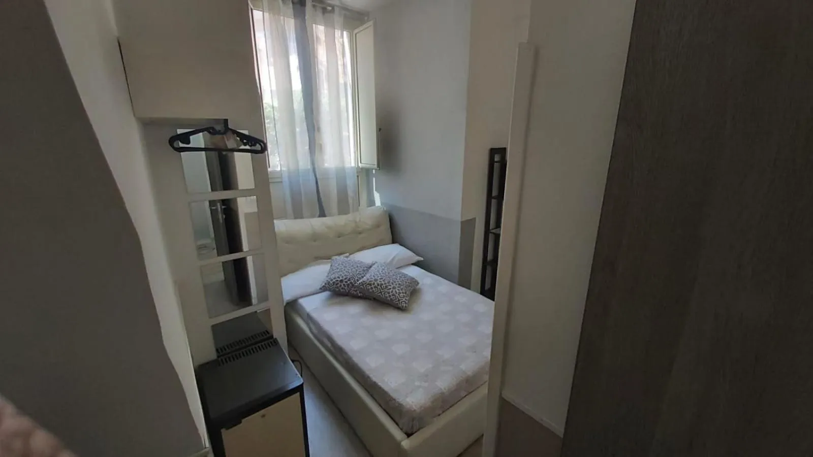 Bed in Almayer Noemi