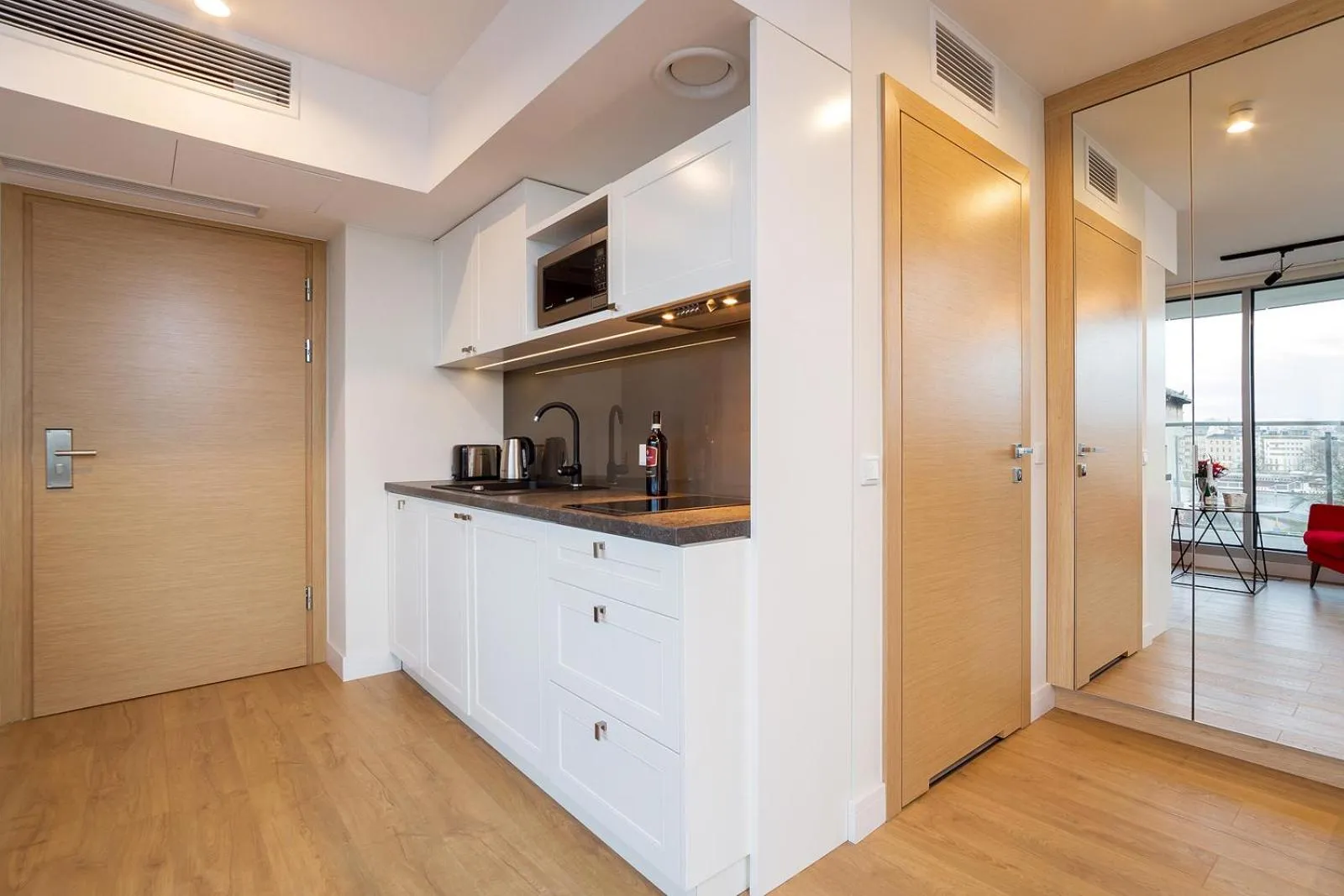 Coffee/tea facilities in Riverside Aparthotel Cracow