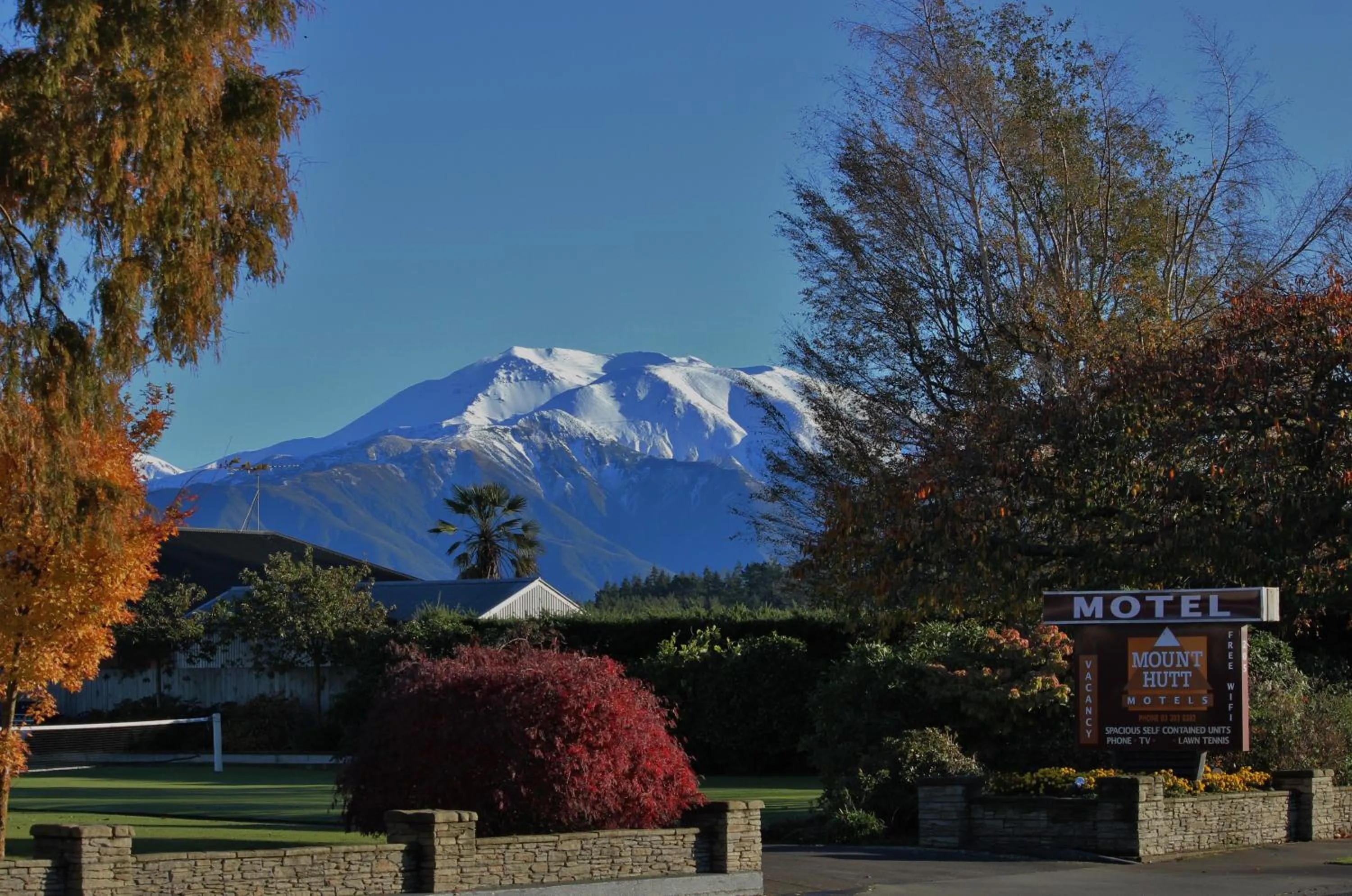 Facade/entrance in Mount Hutt Motels