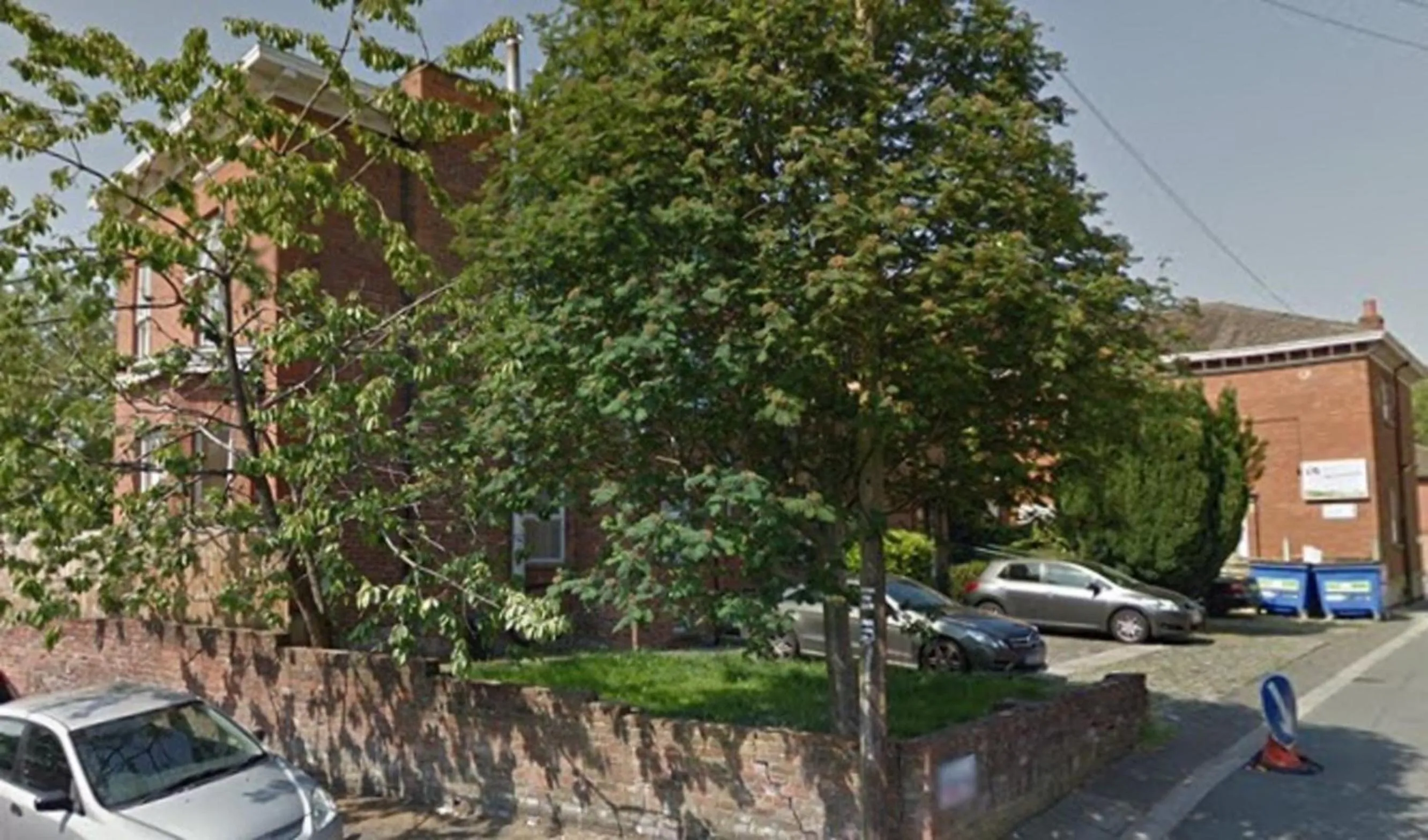 Facade/entrance in Queens Guesthouse Manchester