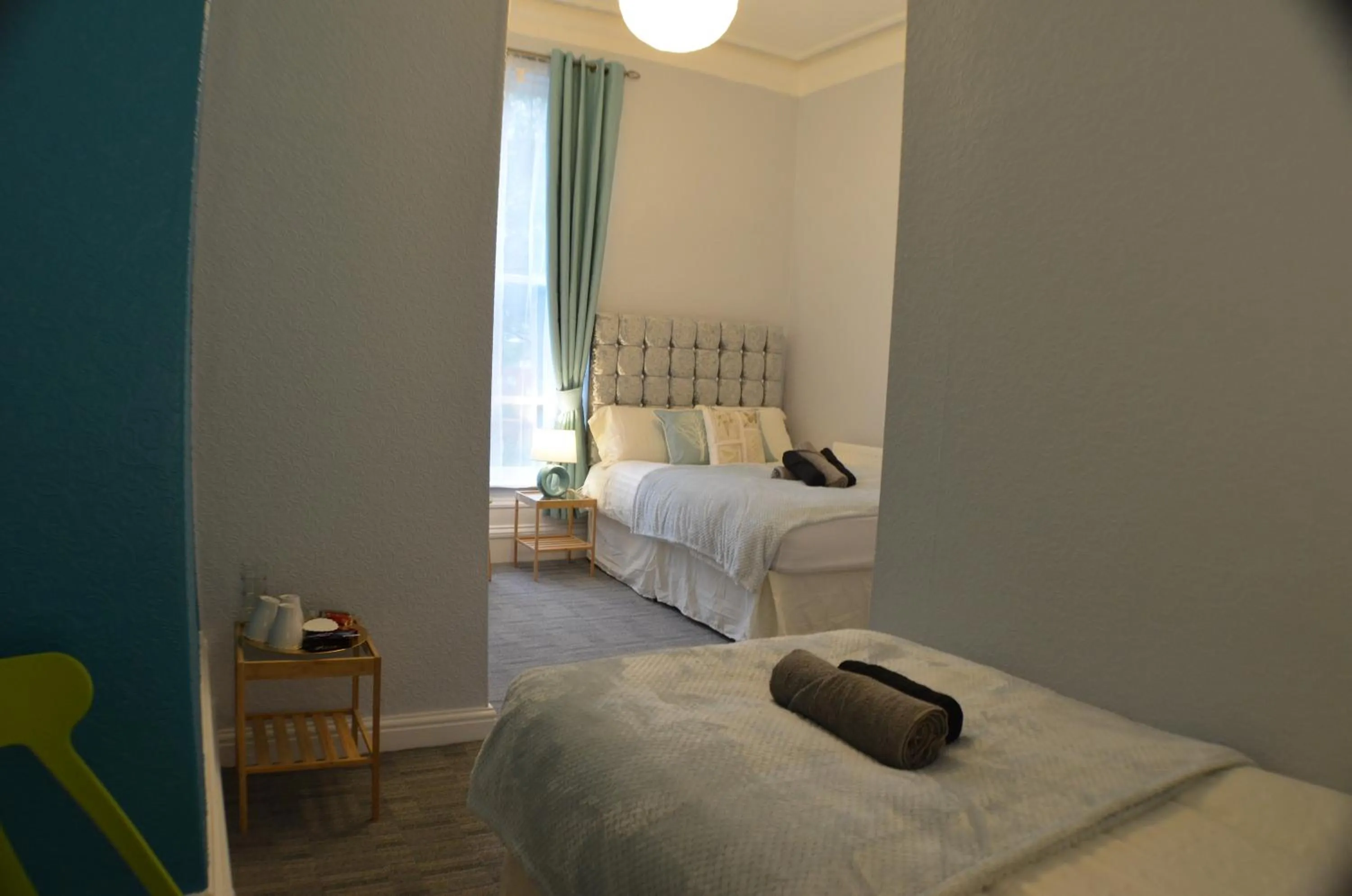 Bedroom, Bed in Queens Guesthouse Manchester