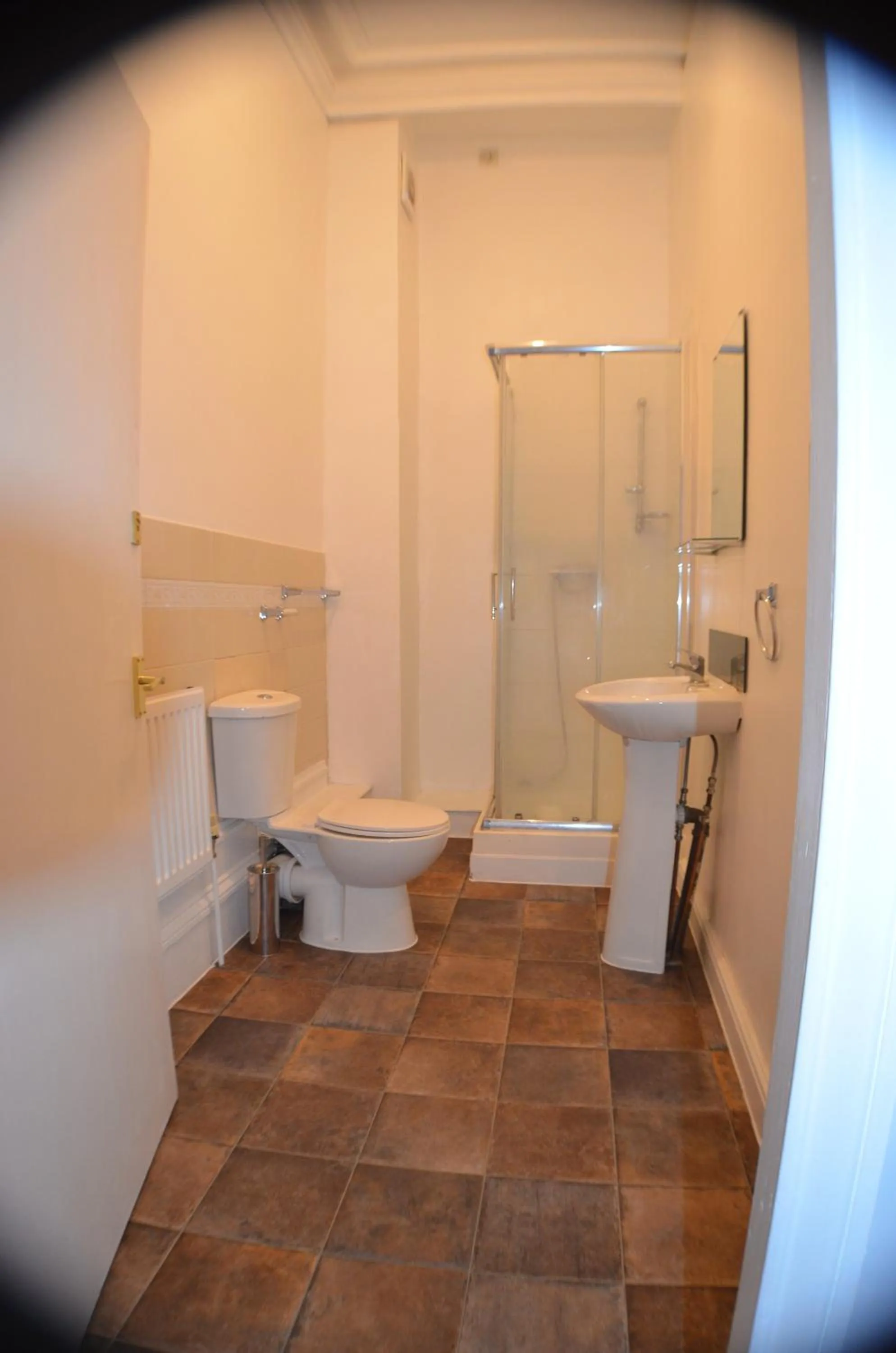 Bathroom in Queens Guesthouse Manchester