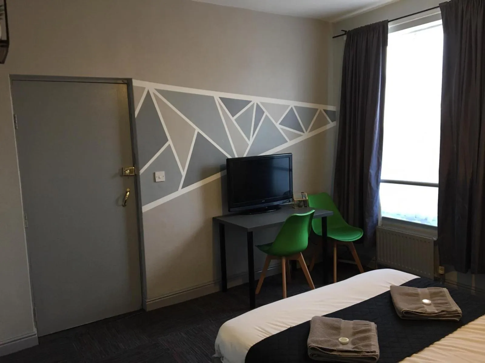 Evening entertainment, Bed in Queens Guesthouse Manchester