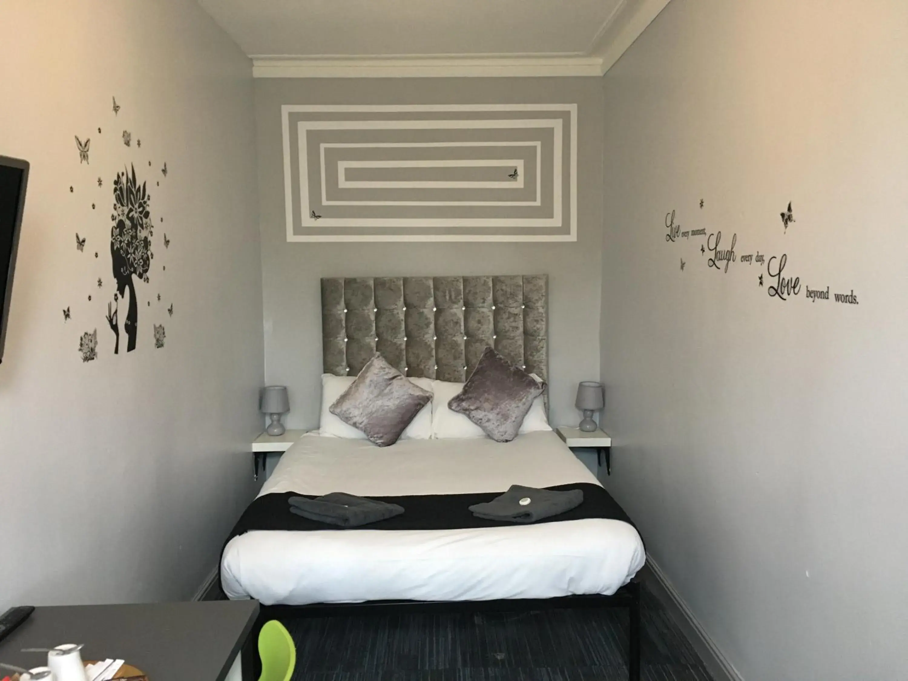 Bedroom, Bed in Queens Guesthouse Manchester Bedroom, Bed in Queens Guesthouse Manchester