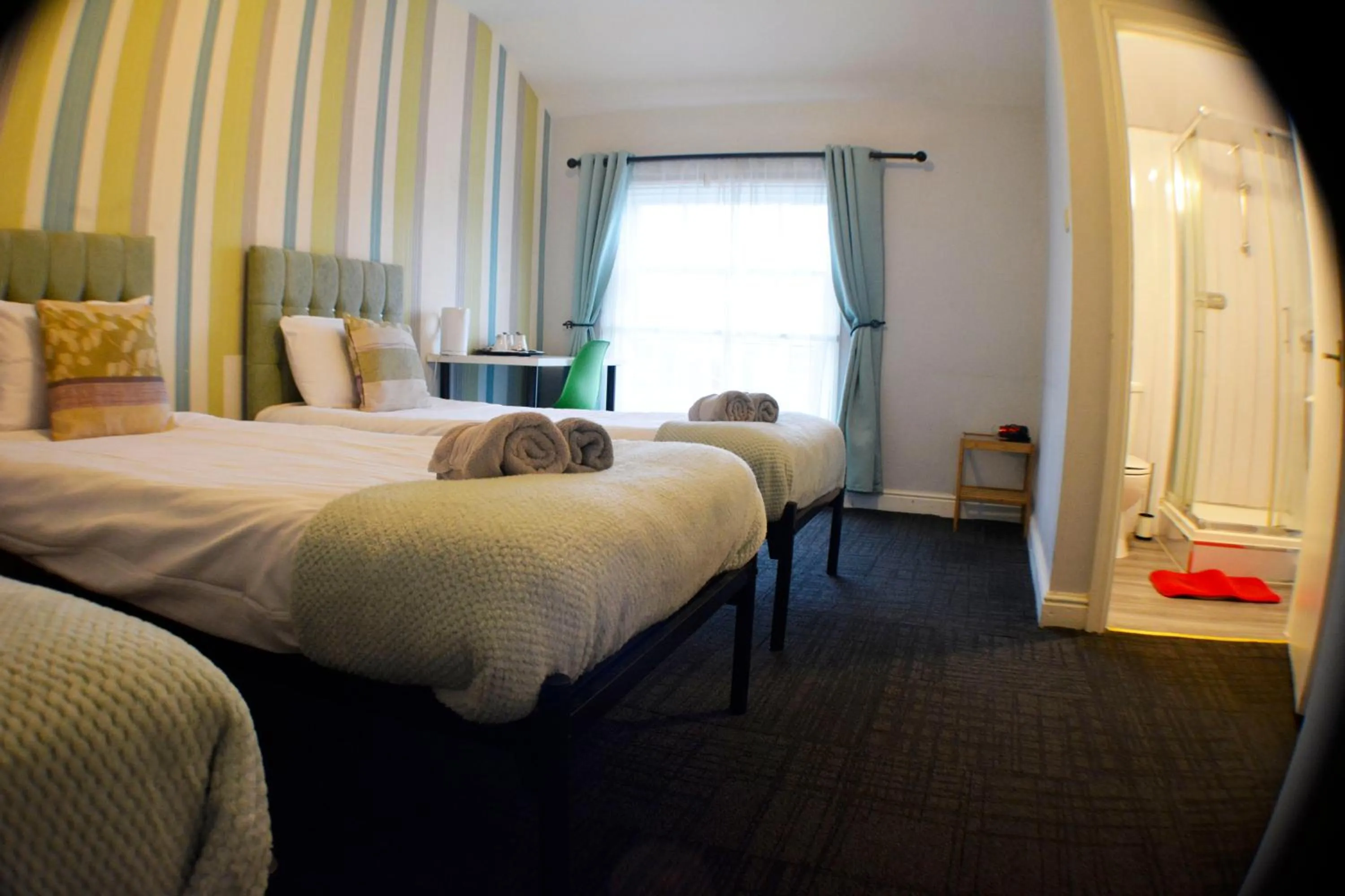 Bedroom, Bed in Queens Guesthouse Manchester