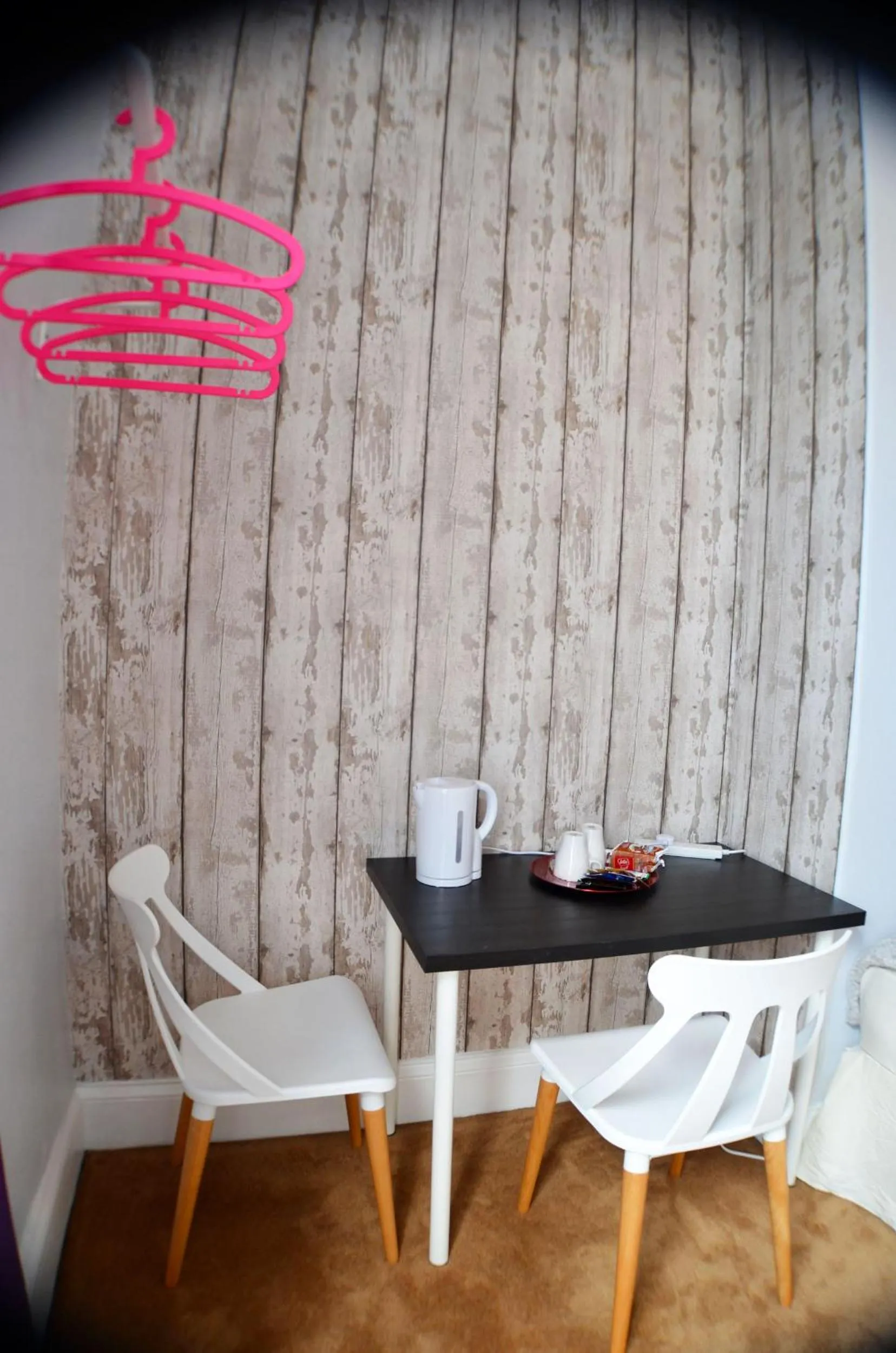 Coffee/tea facilities in Queens Guesthouse Manchester