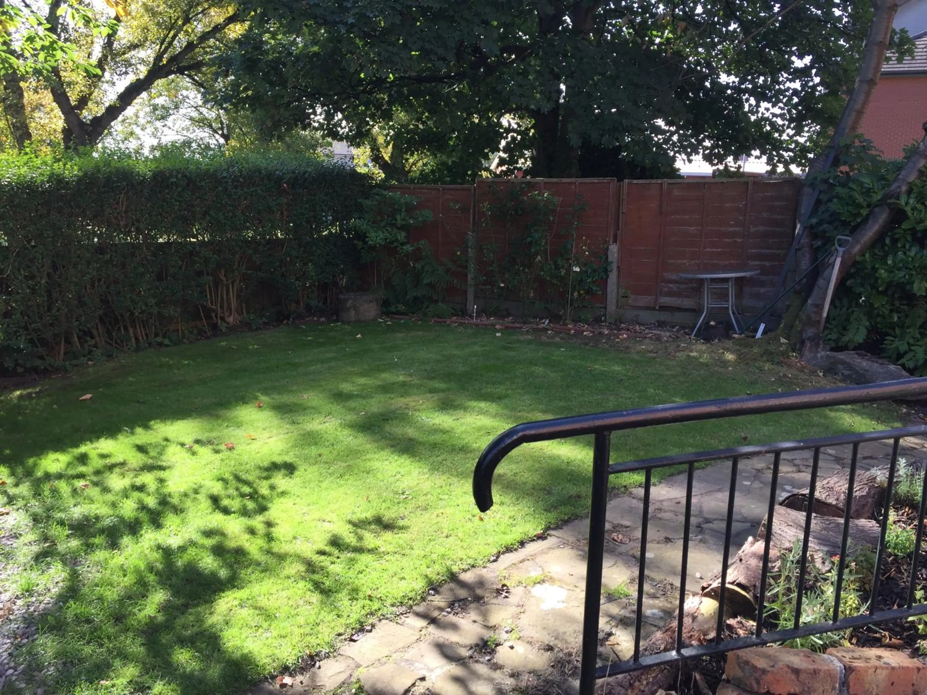 Garden in Queens Guesthouse Manchester