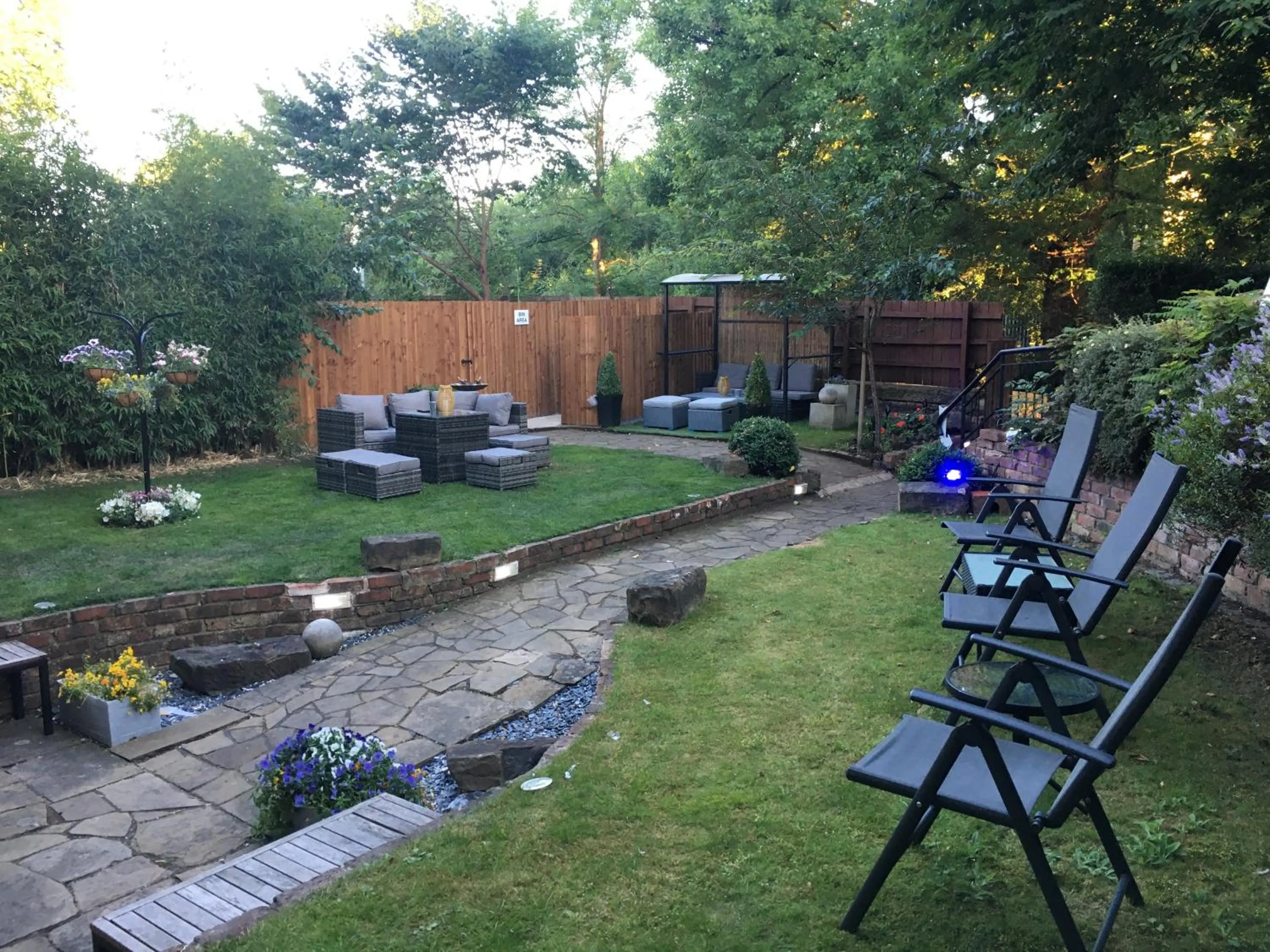 Garden in Queens Guesthouse Manchester