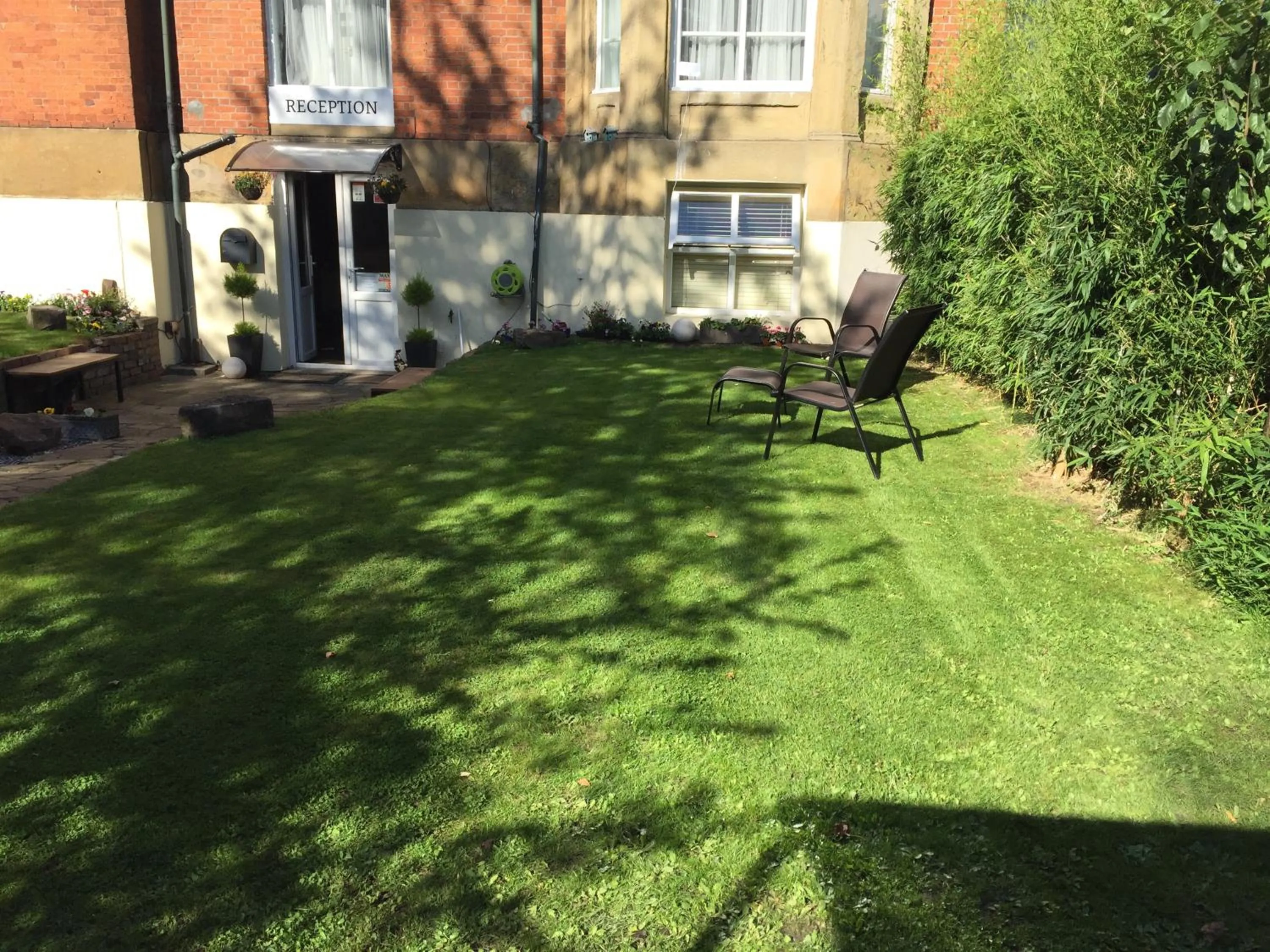 Garden in Queens Guesthouse Manchester