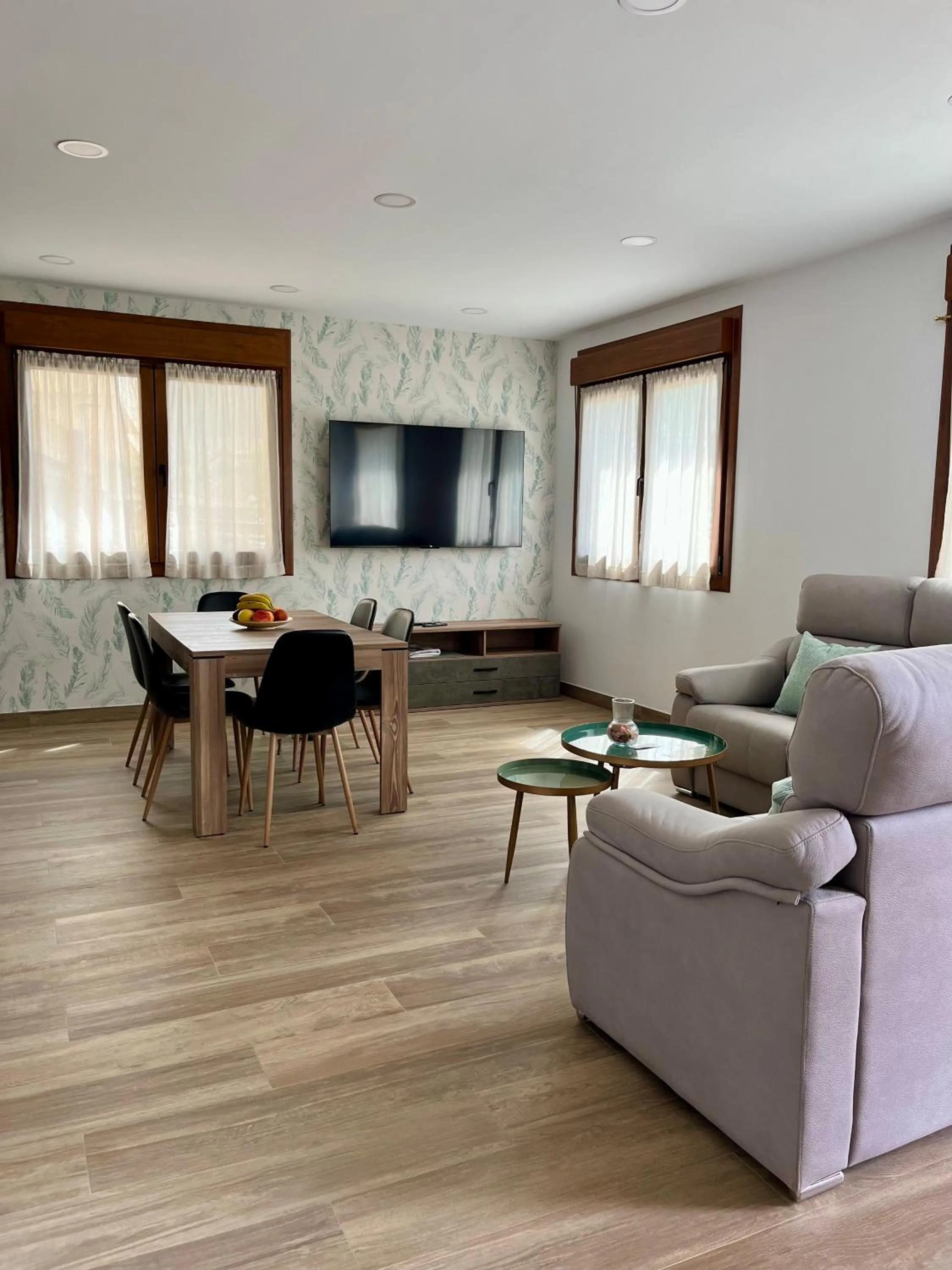 TV and multimedia in Apartamentos Valbuena