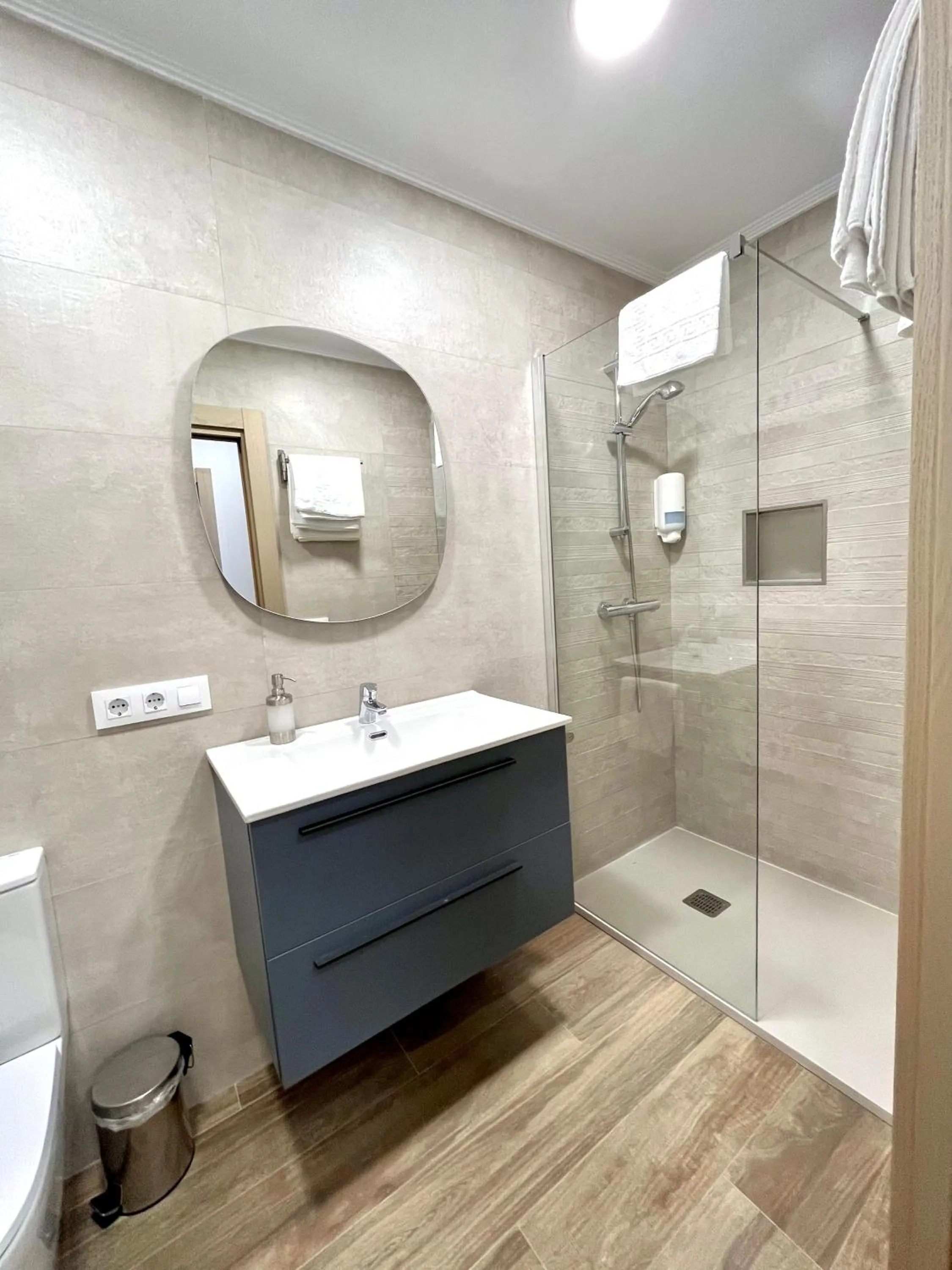 Bathroom in Apartamentos Valbuena