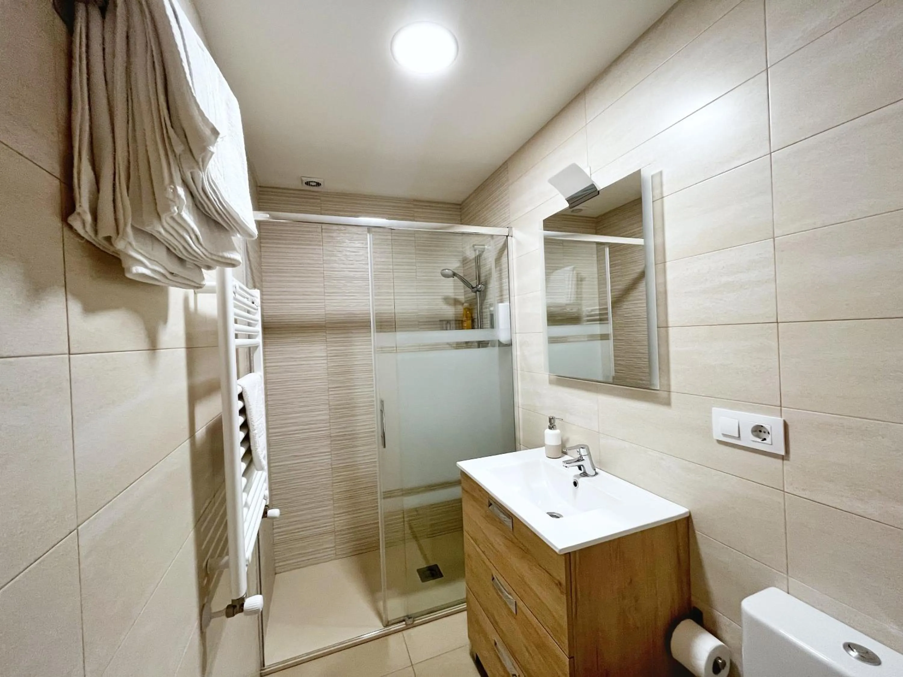 Bathroom in Apartamentos Valbuena