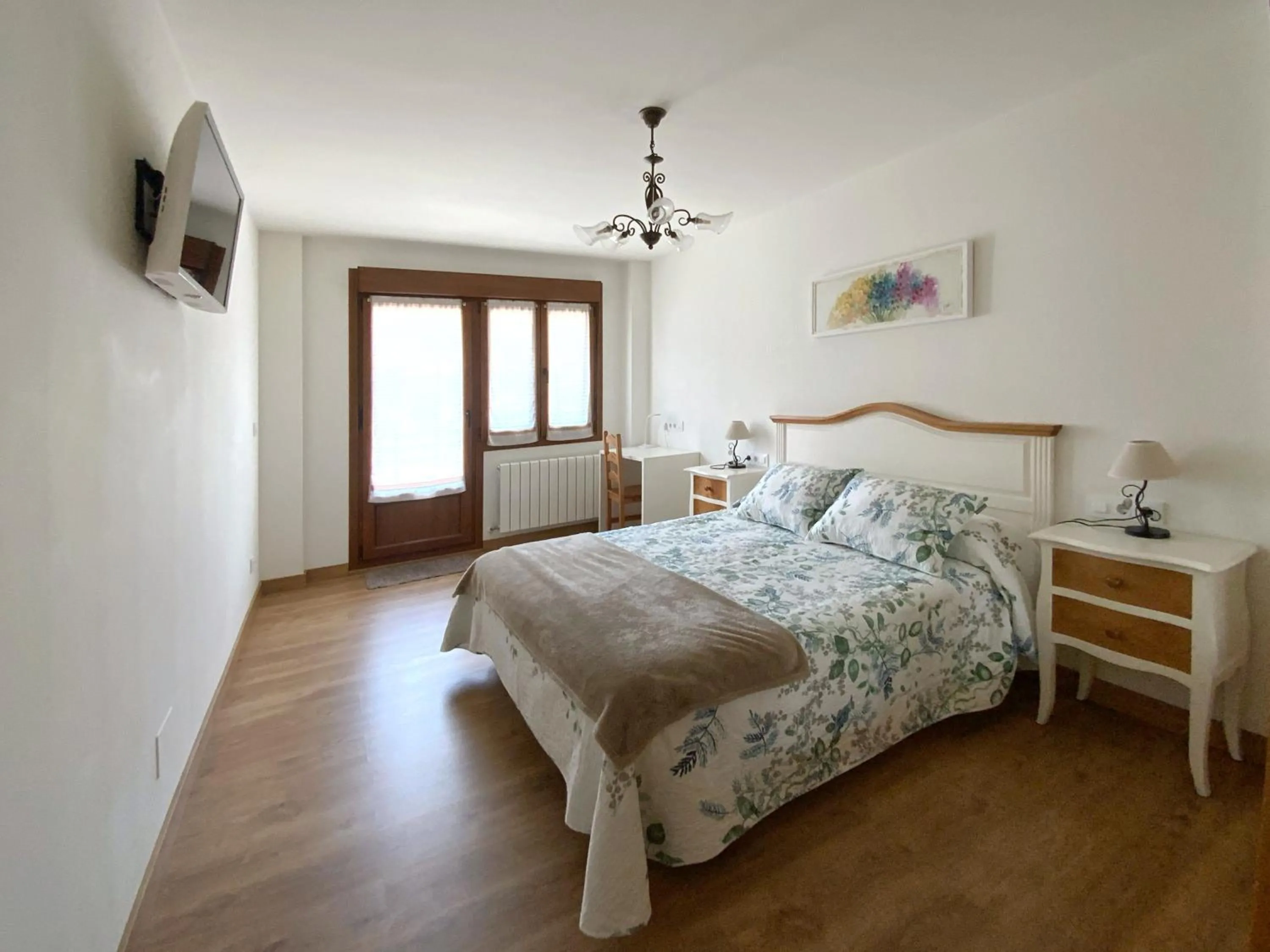 TV and multimedia, Bed in Apartamentos Valbuena
