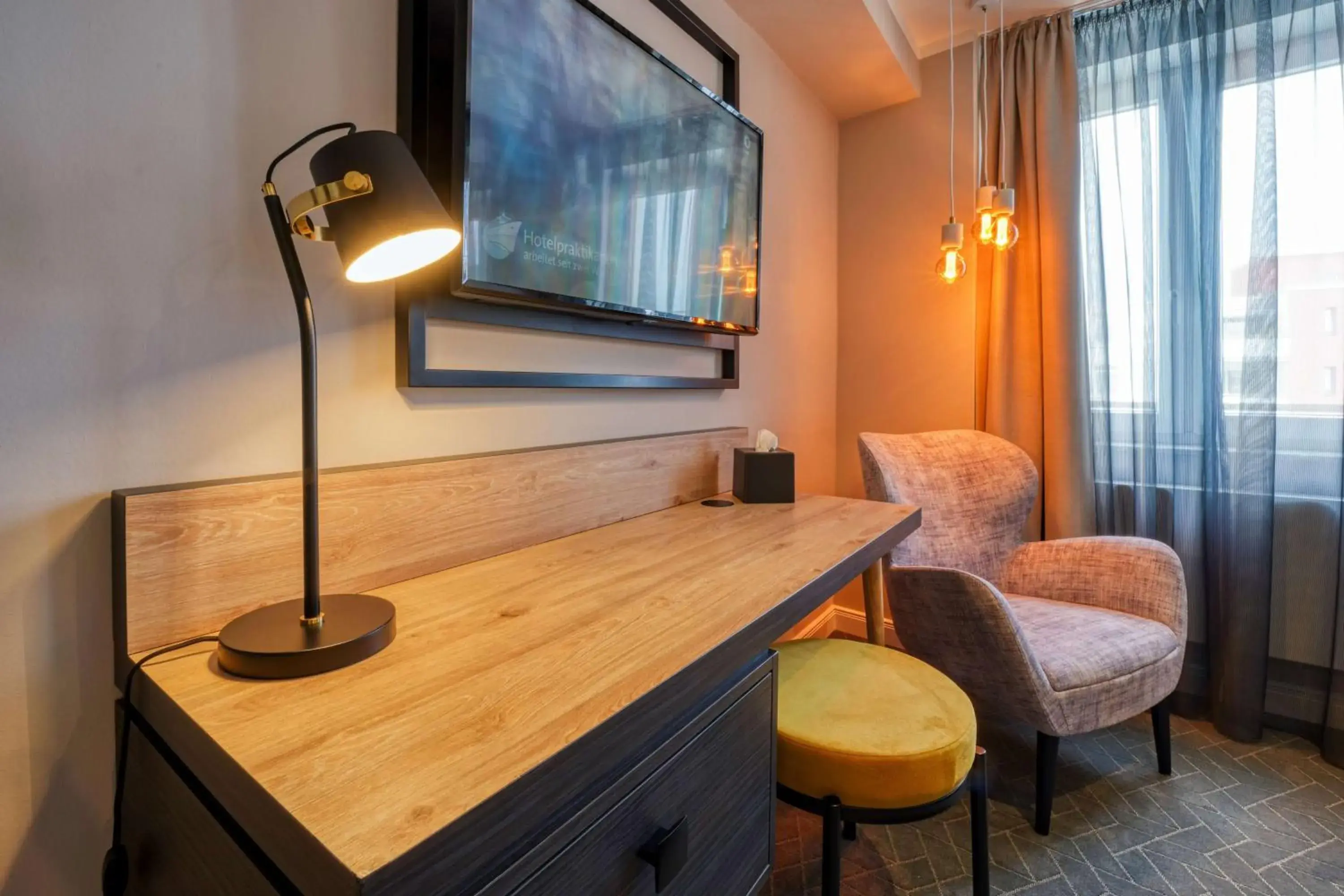 Photo of the whole room in Vienna House Easy by Wyndham Dortmund City Photo of the whole room in Vienna House Easy by Wyndham Dortmund City