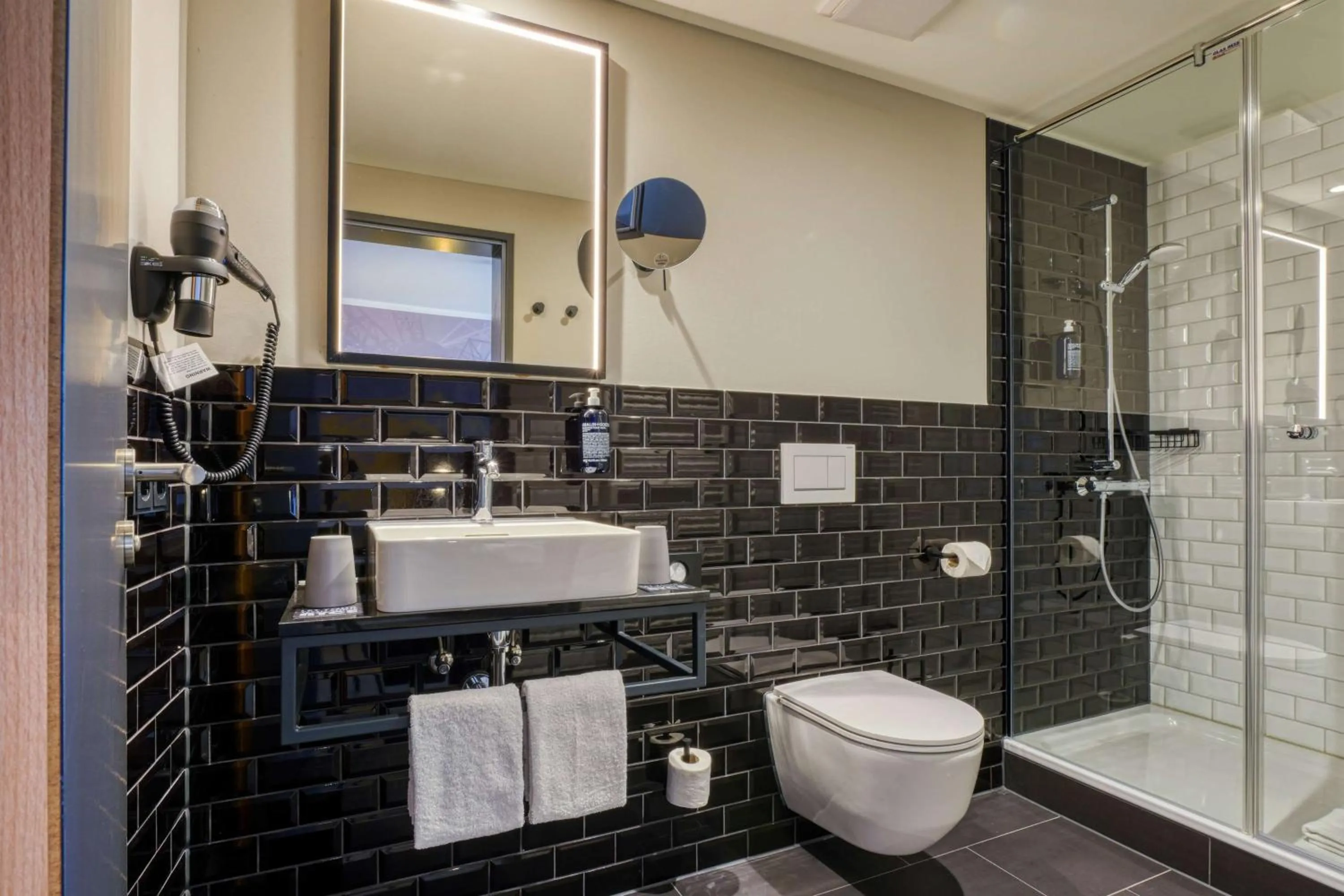 Photo of the whole room in Vienna House Easy by Wyndham Dortmund City