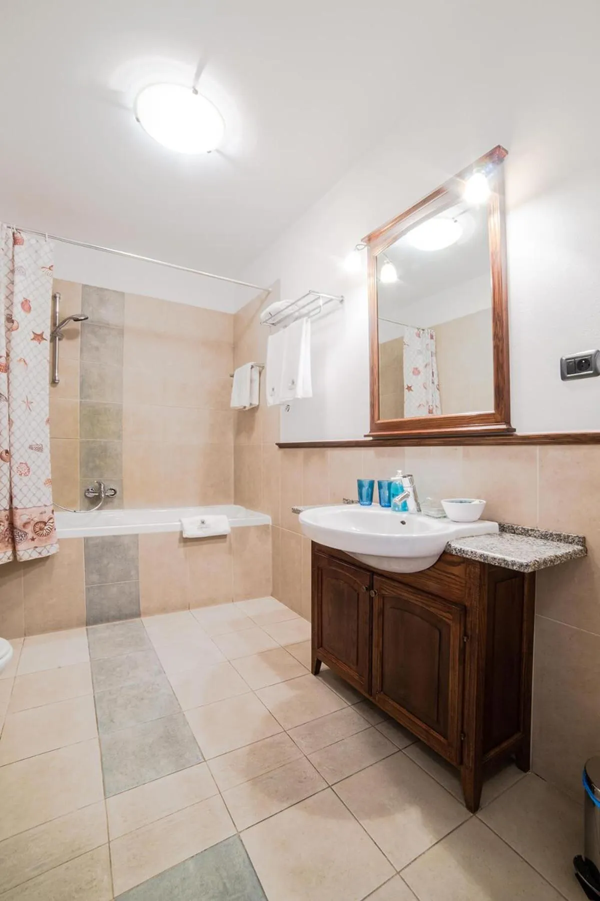 Bath in Aparthotel Hornigold "W Zielonej Kamienicy"