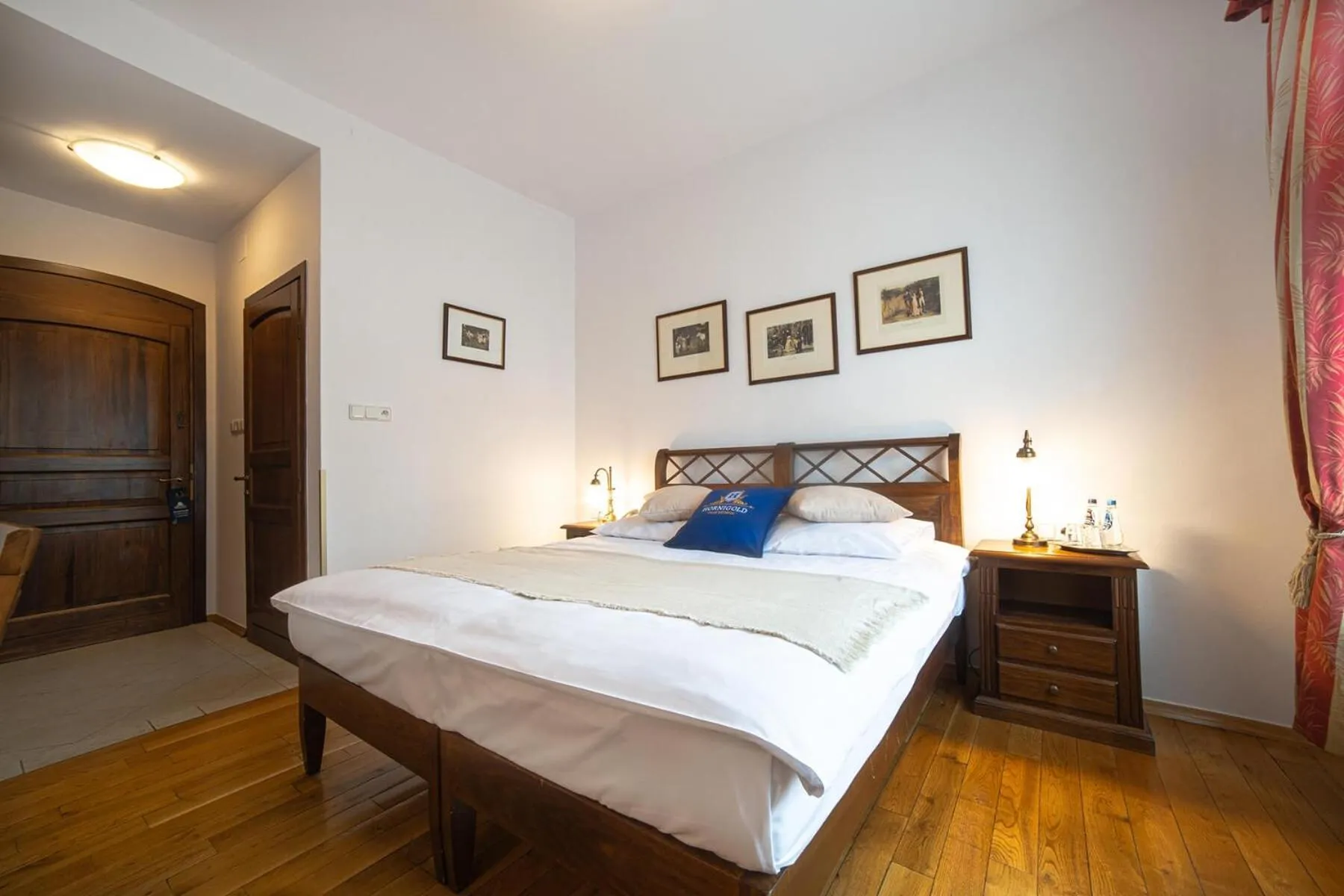 Bed in Aparthotel Hornigold "W Zielonej Kamienicy"